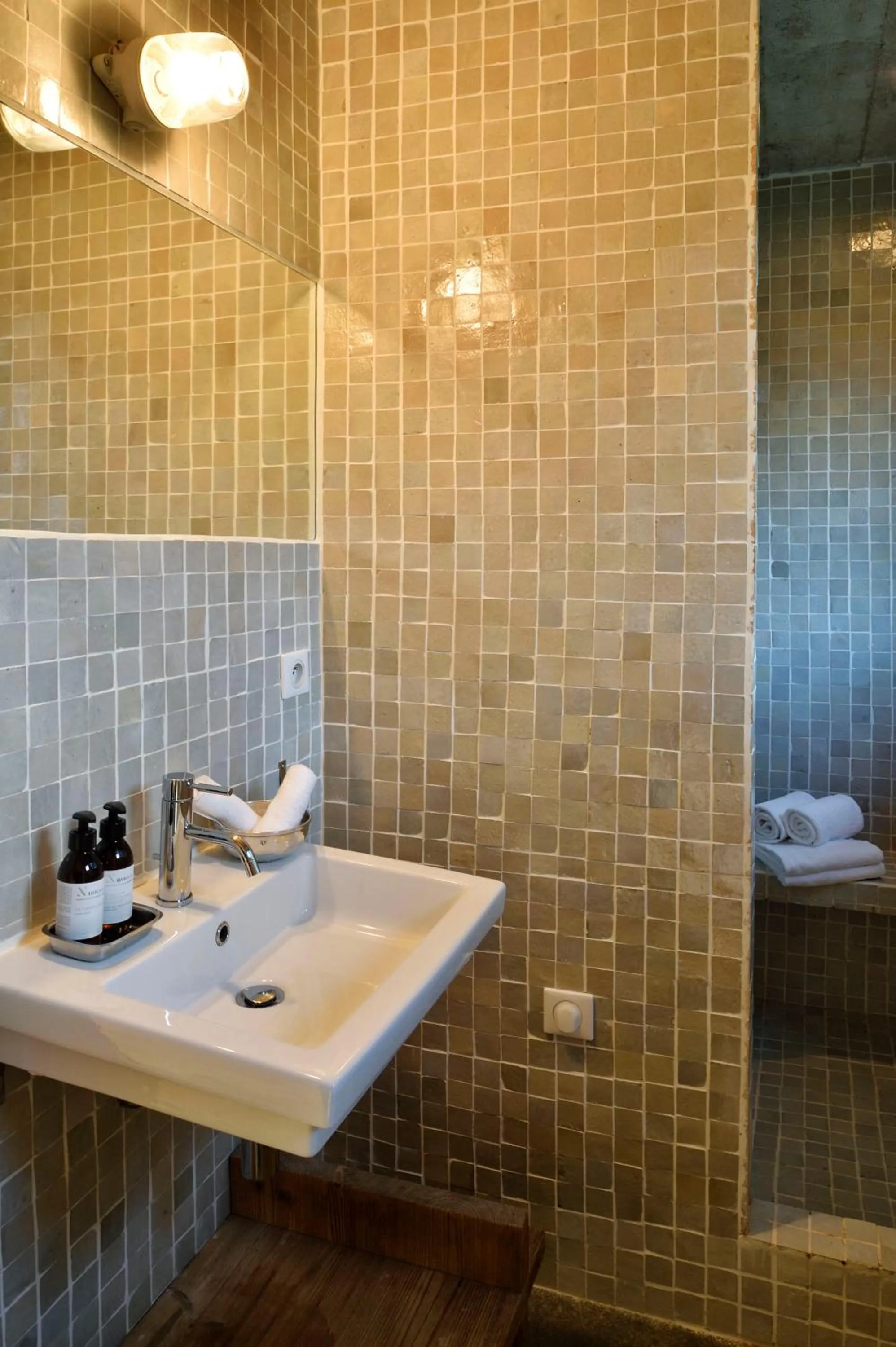 Shower in Domaine de Peretti della Rocca