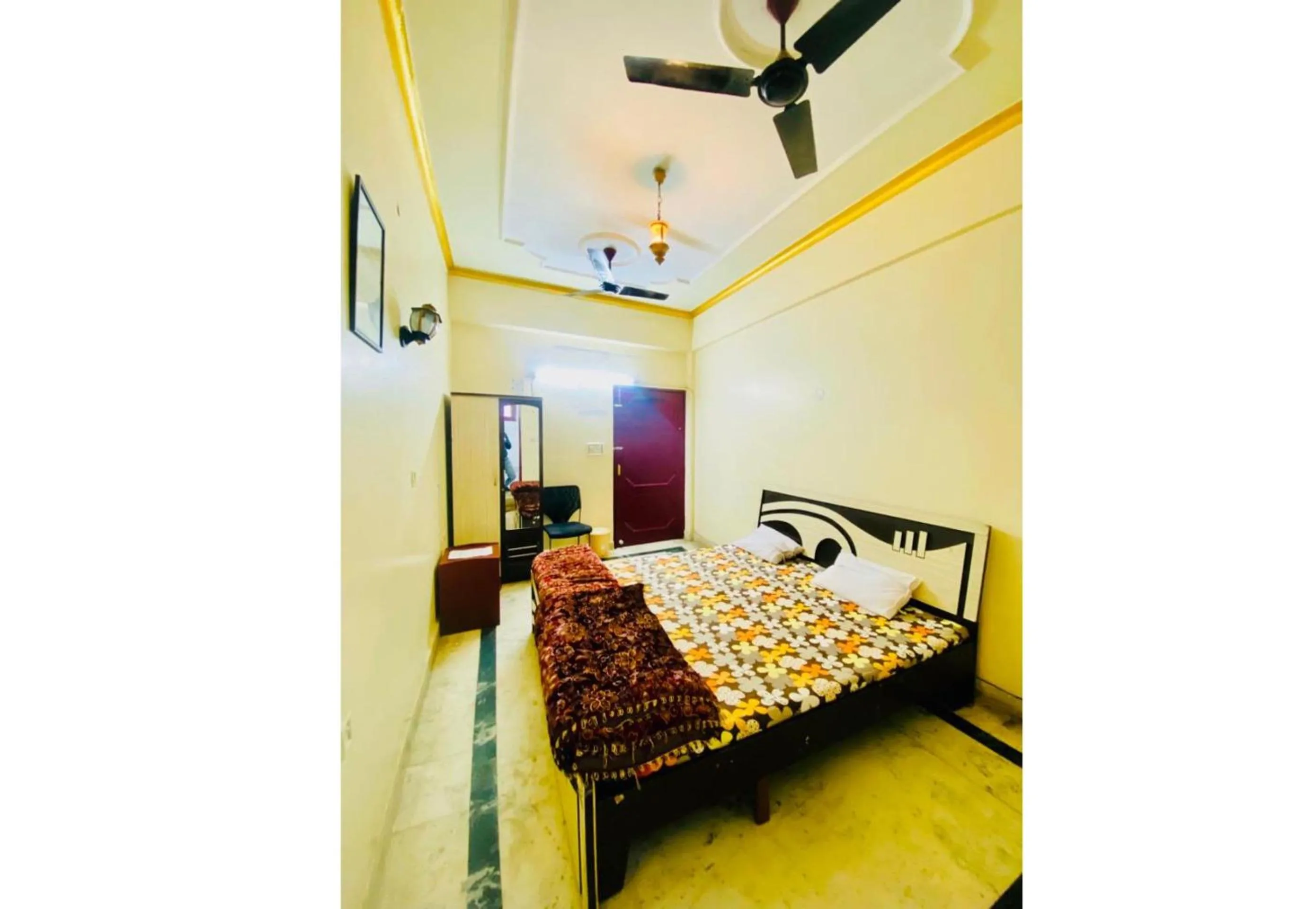 Bedroom, Bed in J C Guest House