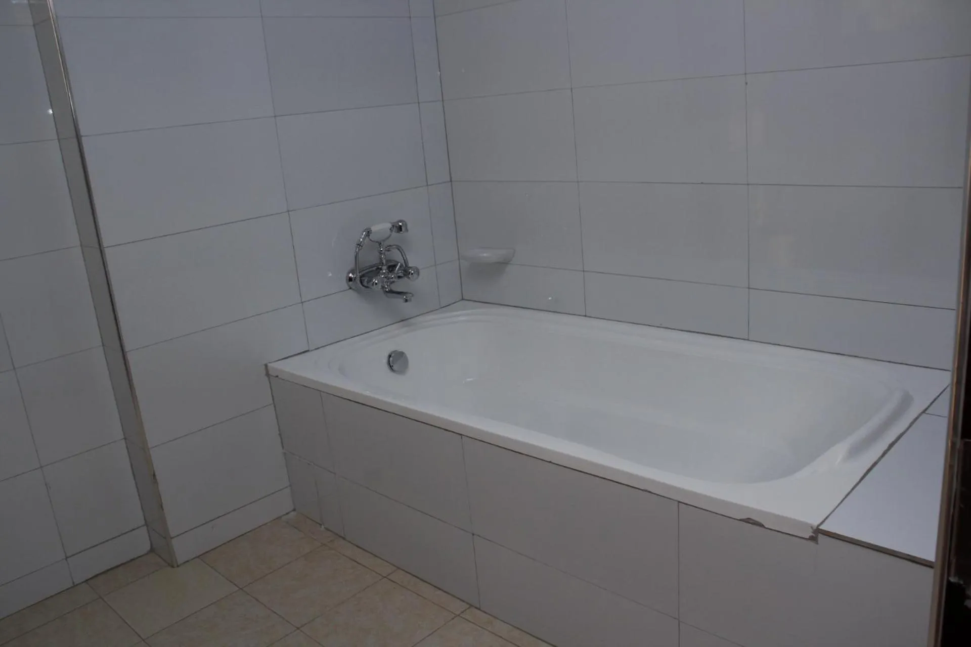 Bathroom in Kenlon Hotel Kampala