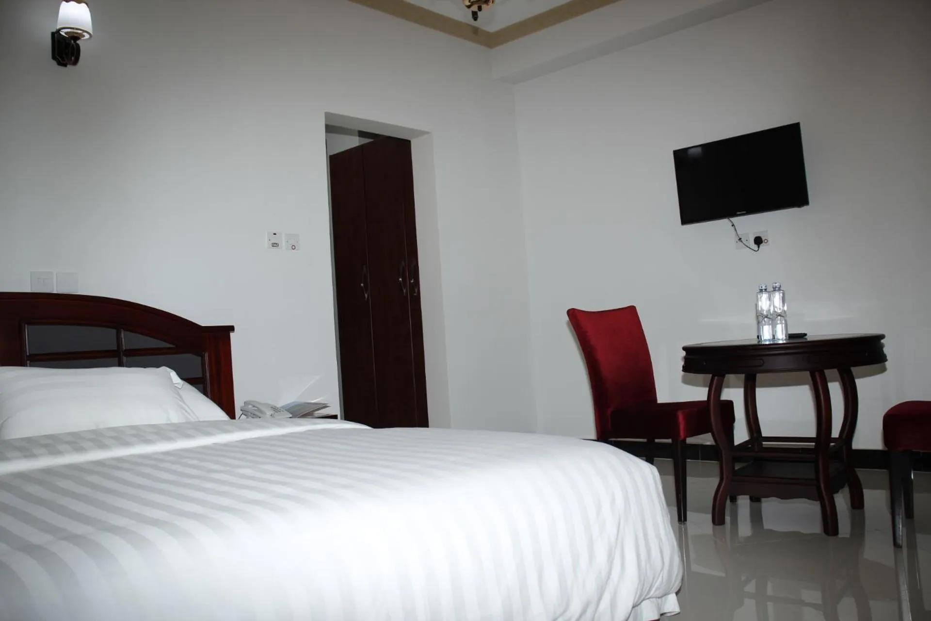 TV and multimedia in Kenlon Hotel Kampala