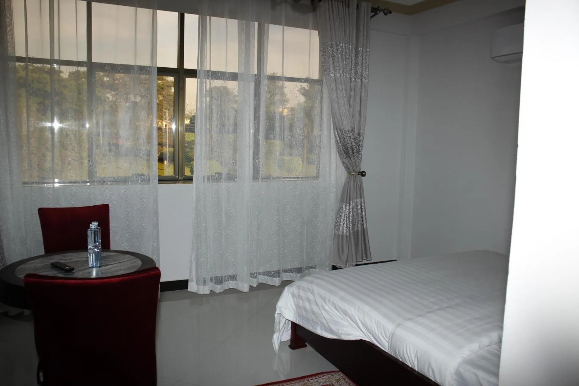 Photo of the whole room in Kenlon Hotel Kampala