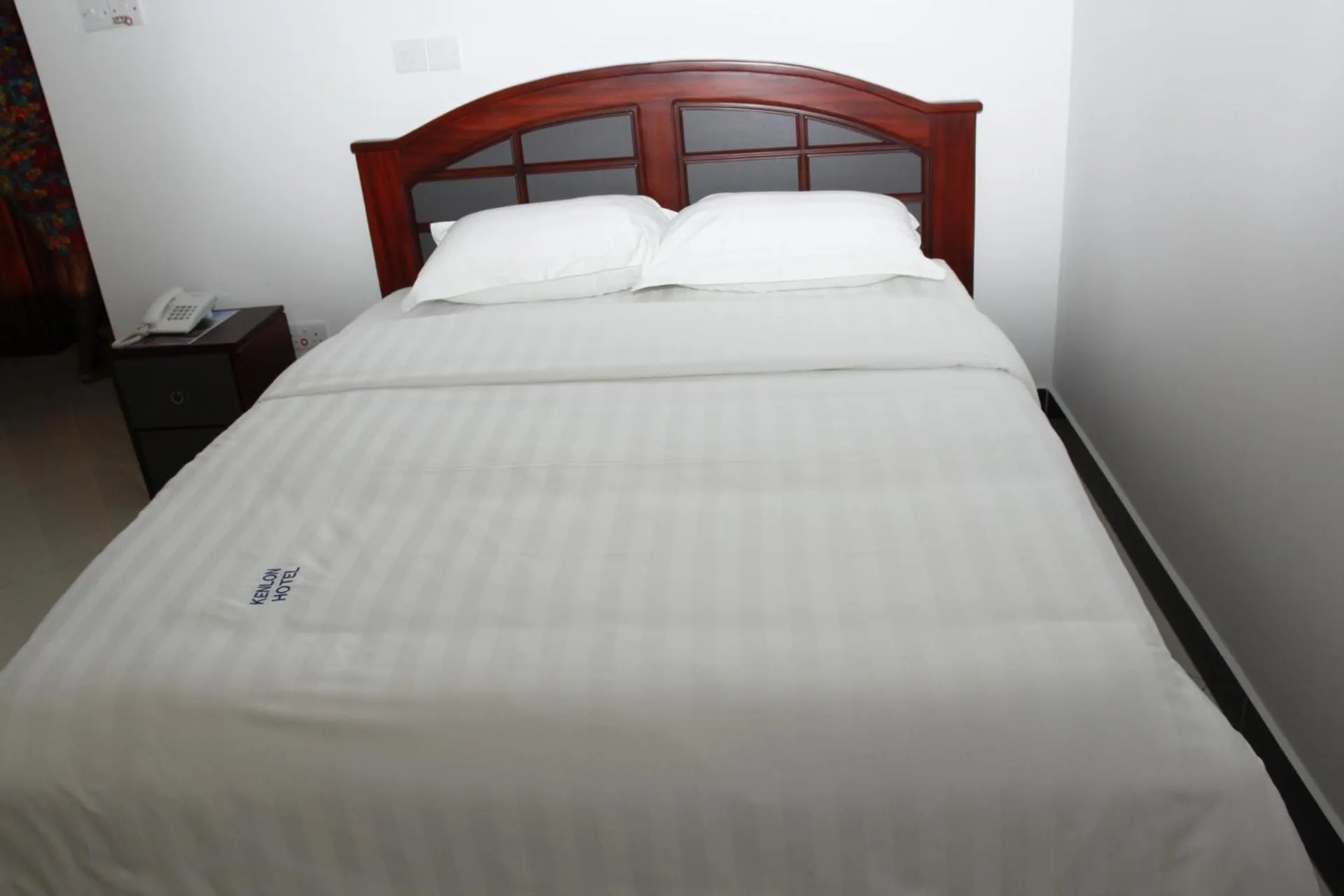 Bed in Kenlon Hotel Kampala