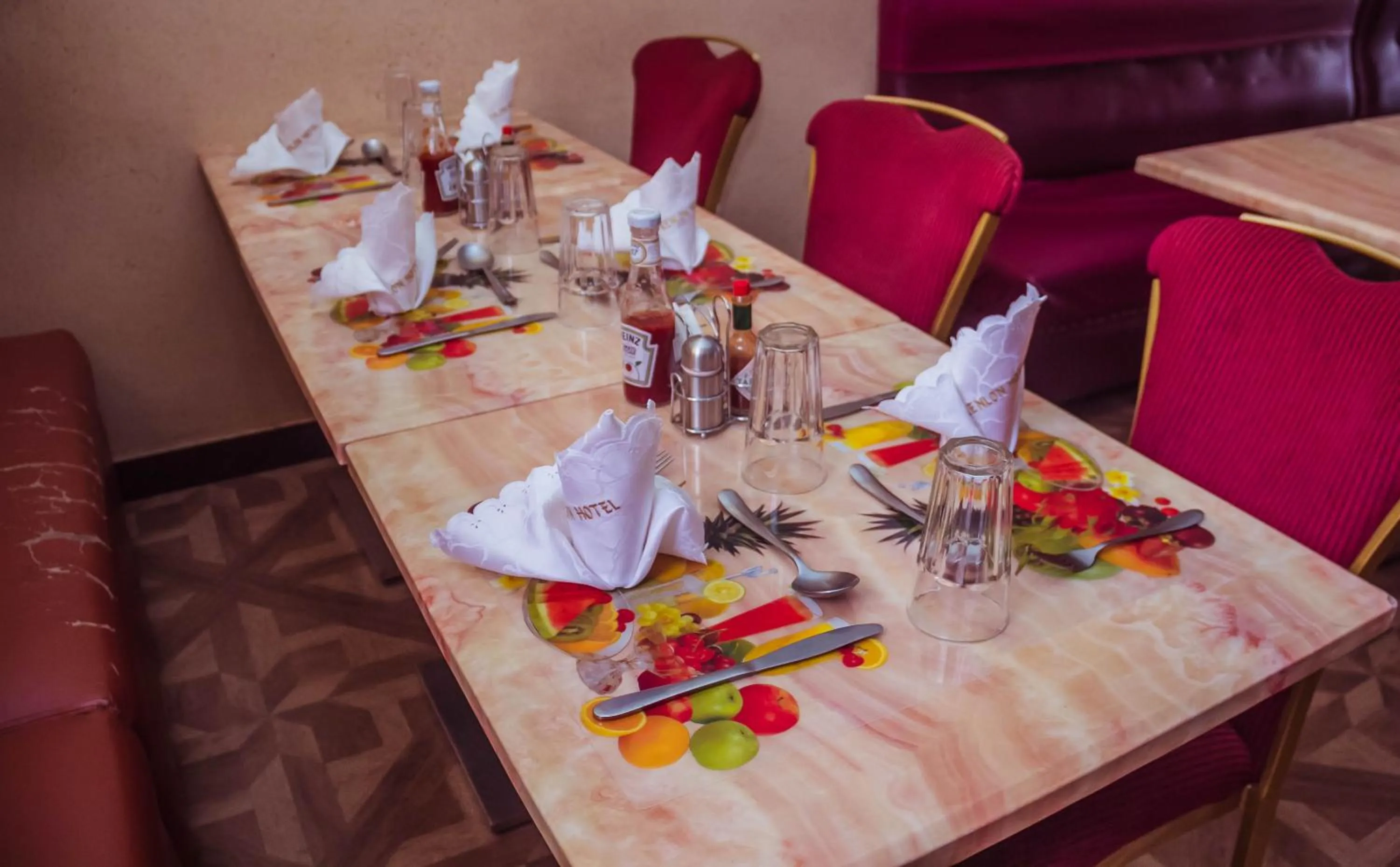 Restaurant/places to eat in Kenlon Hotel Kampala