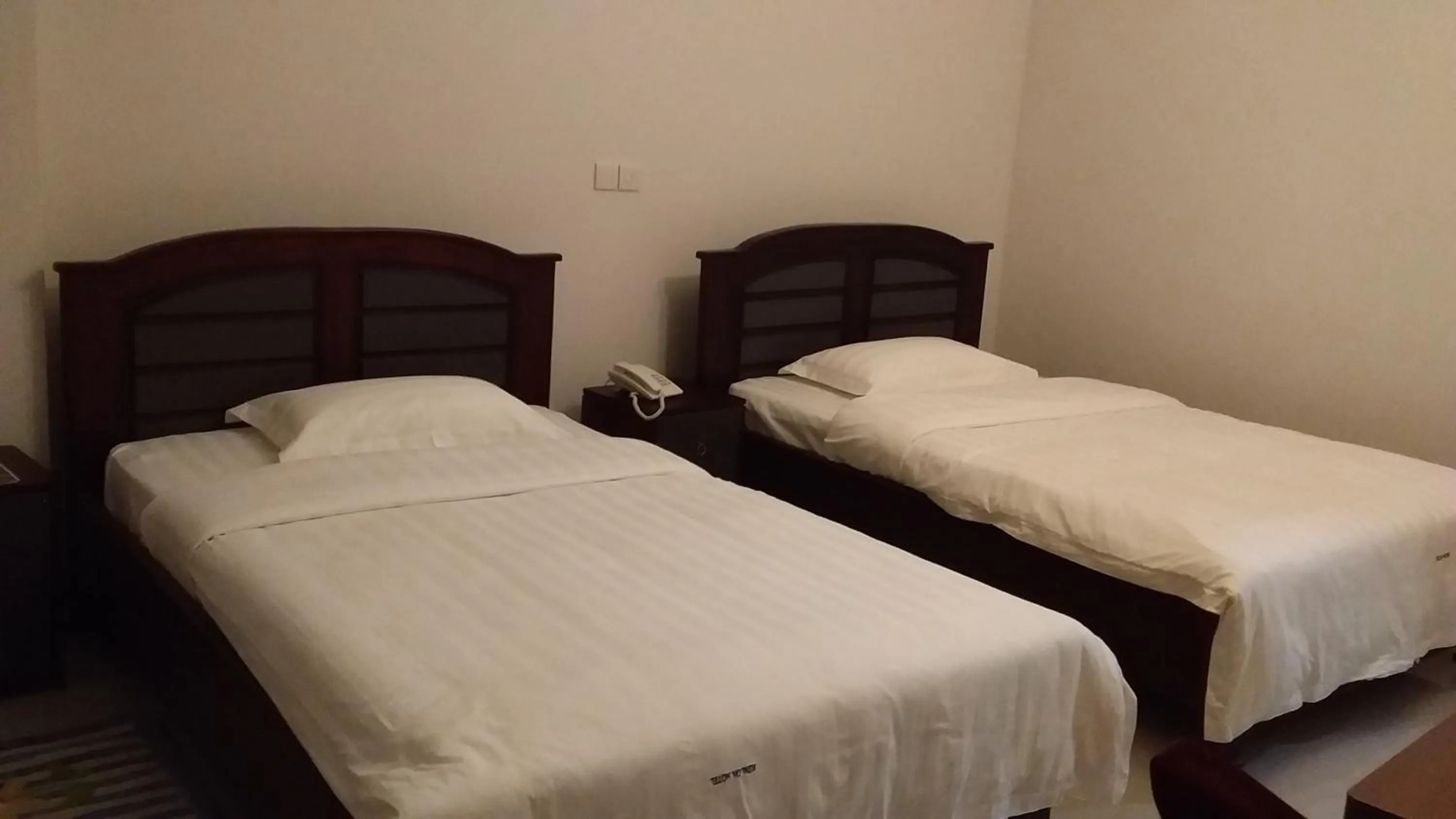 Bed in Kenlon Hotel Kampala