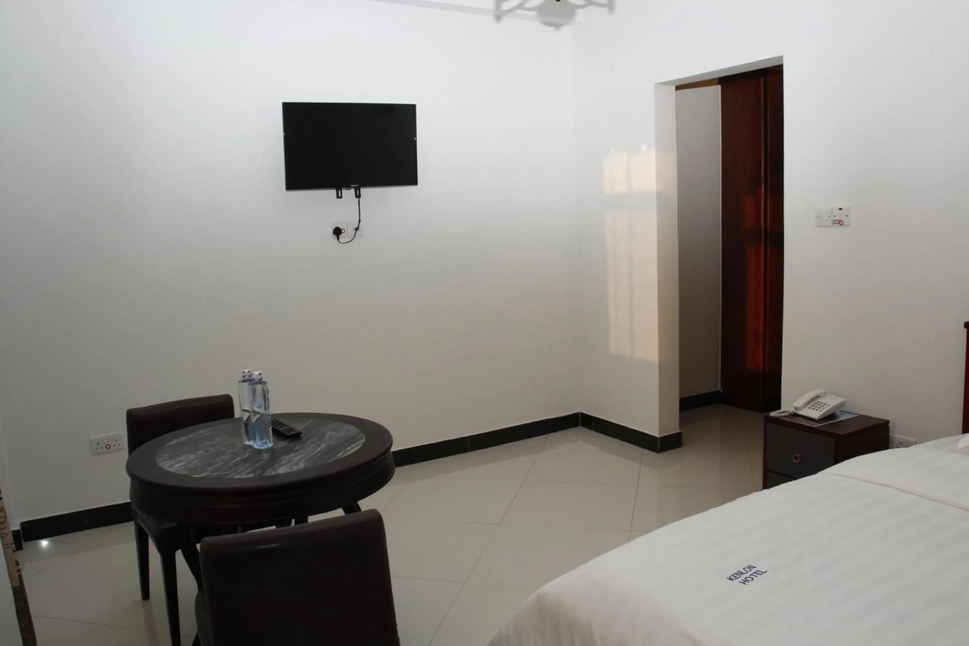 Photo of the whole room in Kenlon Hotel Kampala