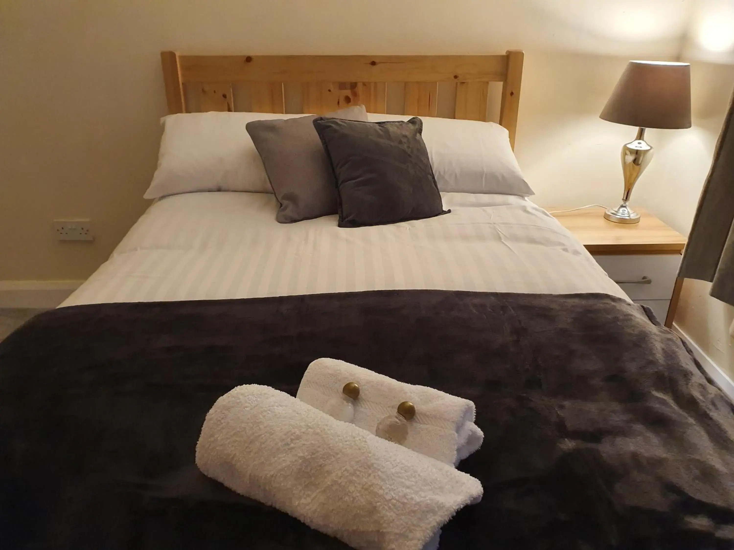 Double Room - single occupancy in The Bowers Bar & Restaurant Double Room - single occupancy in The Bowers Bar & Restaurant