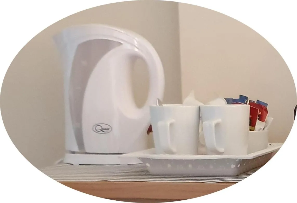 Coffee/tea facilities in The Bowers Bar & Restaurant