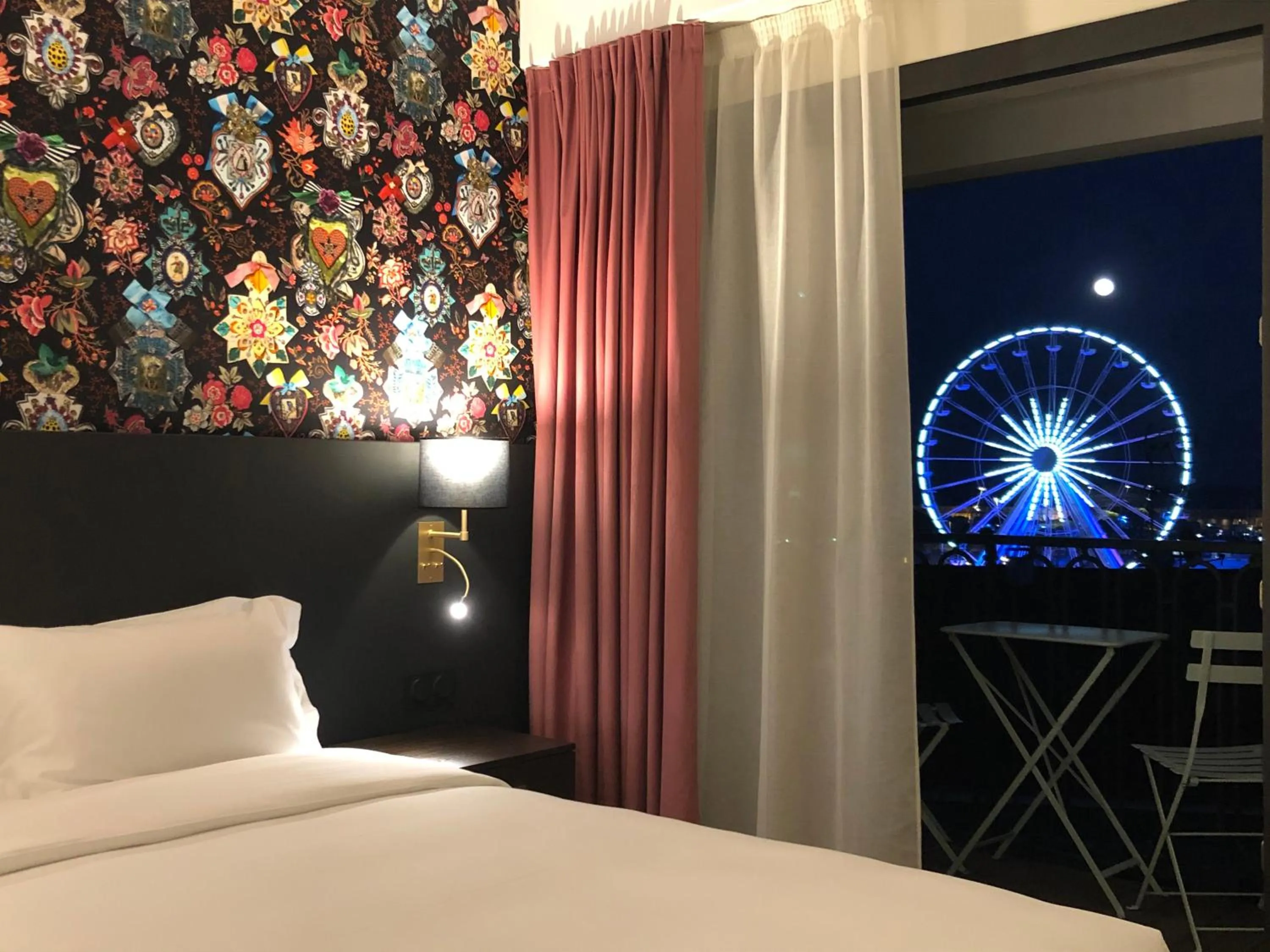 Night, Bed in Hôtel La Villa Port d'Antibes & Spa