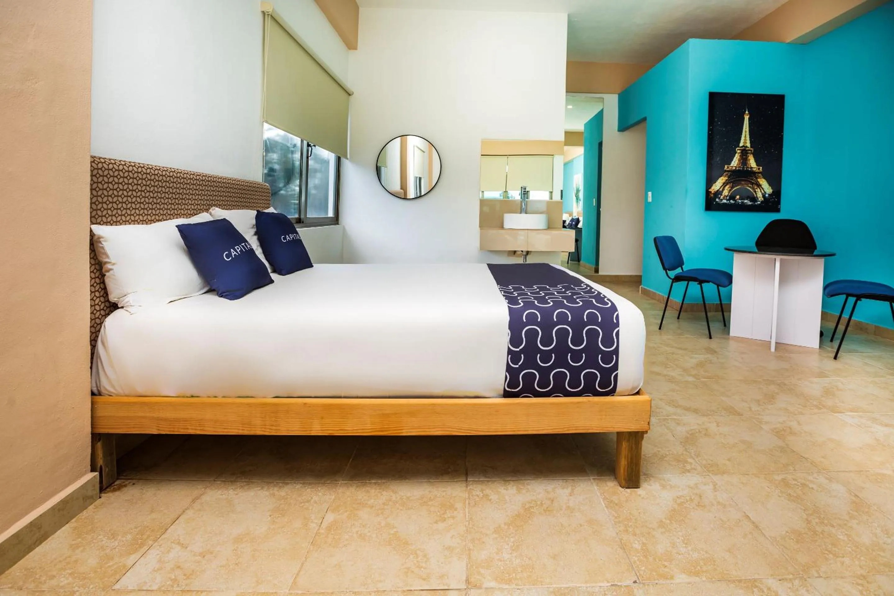 Bedroom, Bed in Capital O Cancun International Airport 24 7