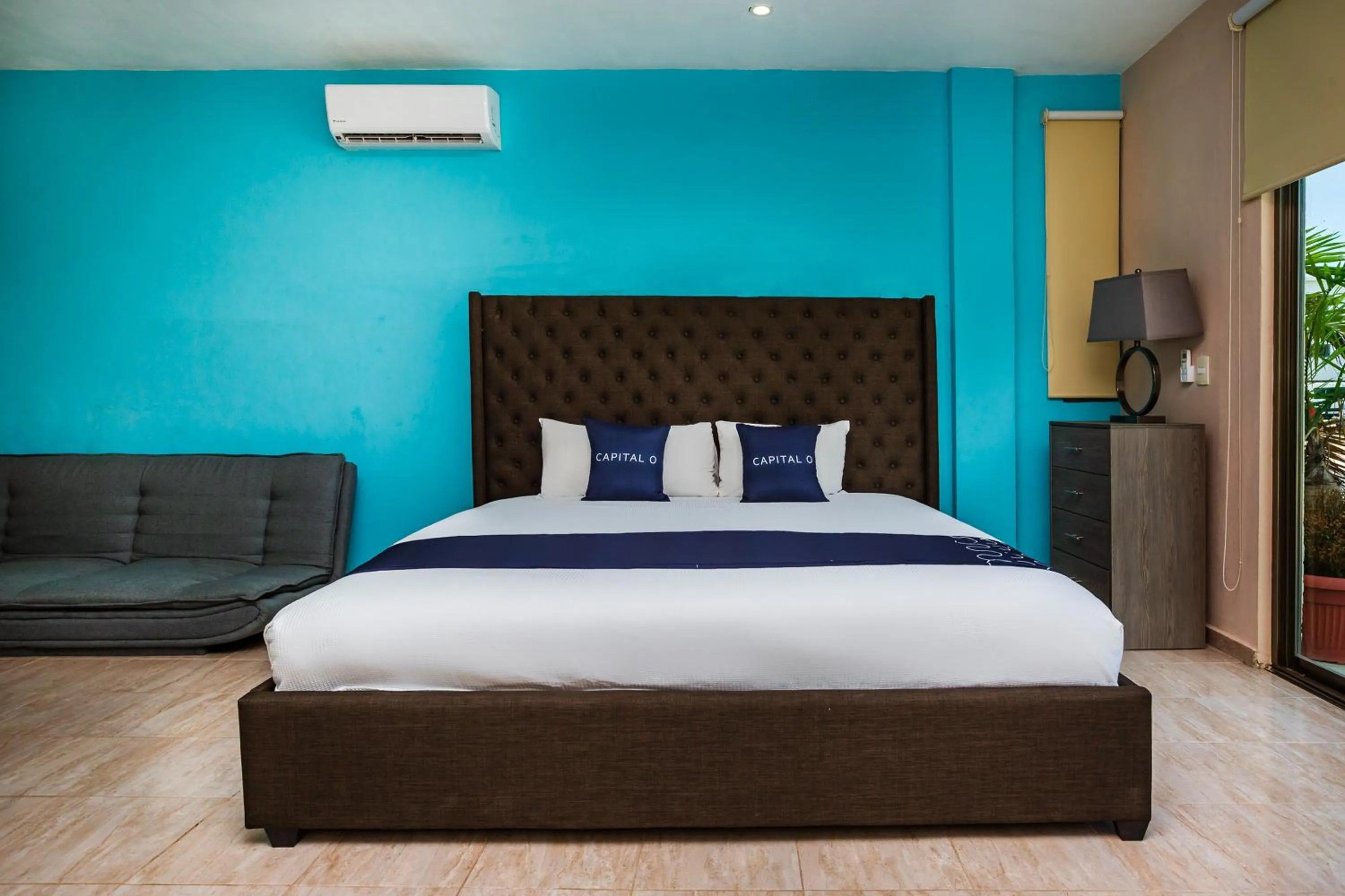 Bedroom, Bed in Capital O Cancun International Airport 24 7