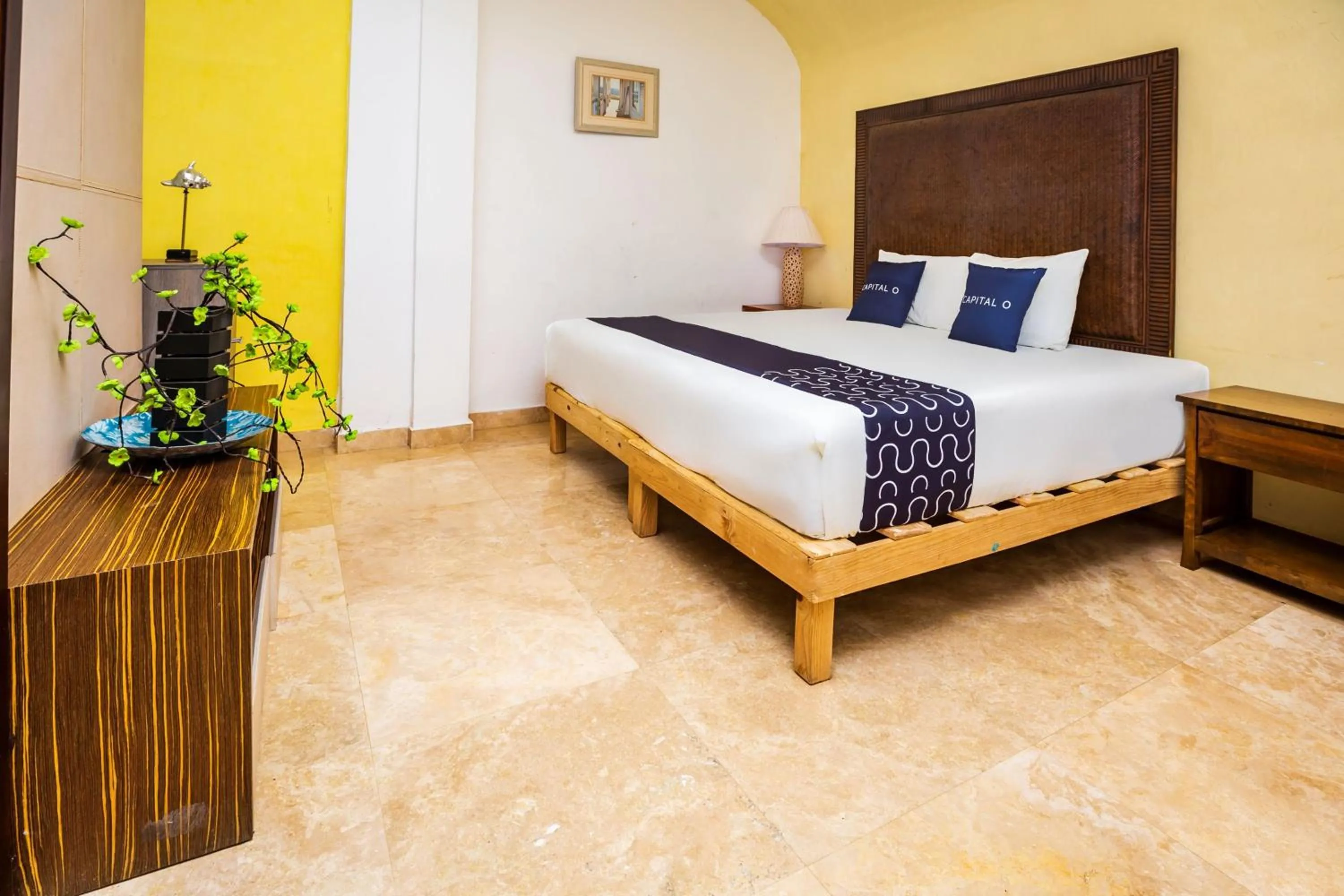 Bedroom, Bed in Capital O Cancun International Airport 24 7