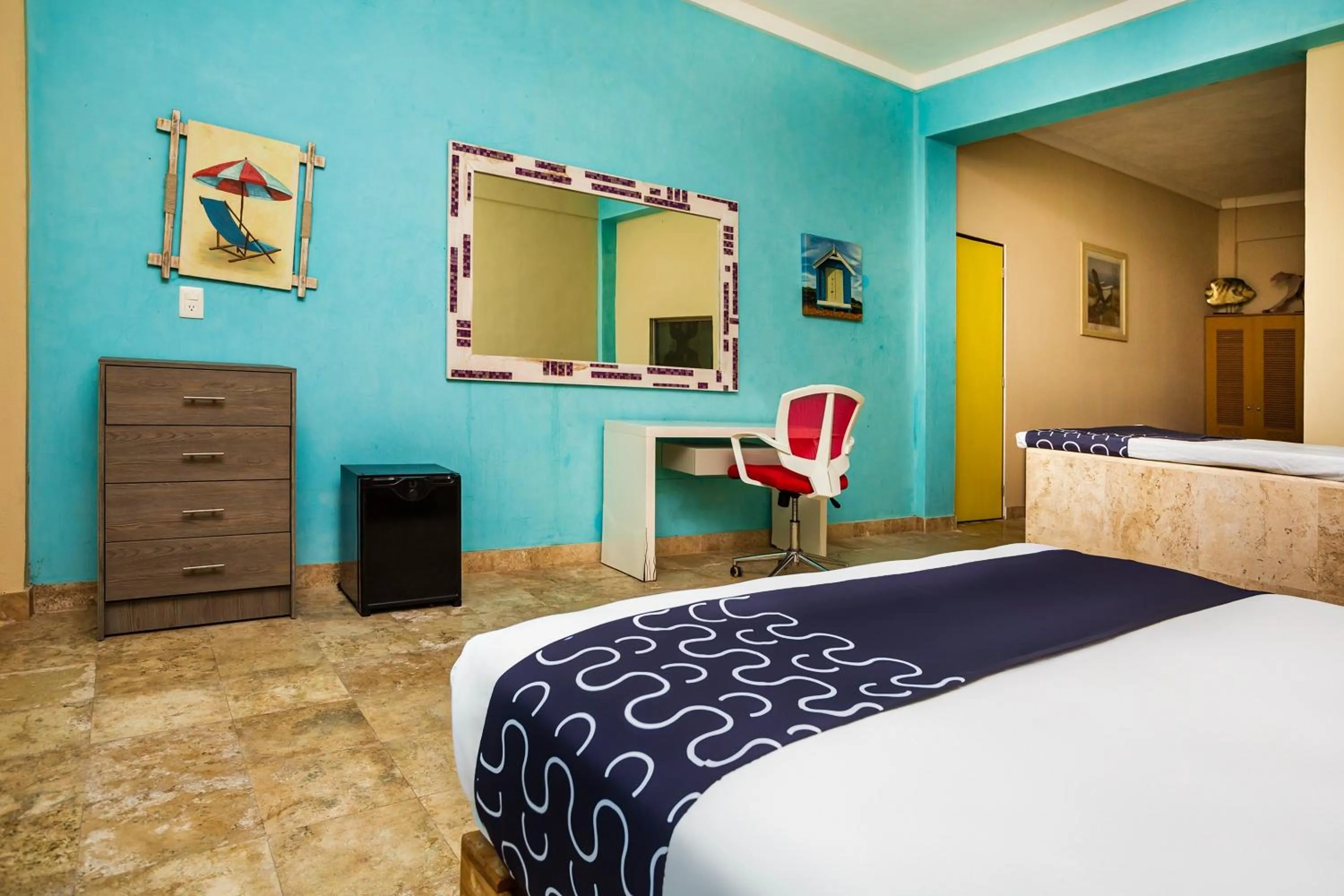 Bedroom, Bed in Capital O Cancun International Airport 24 7