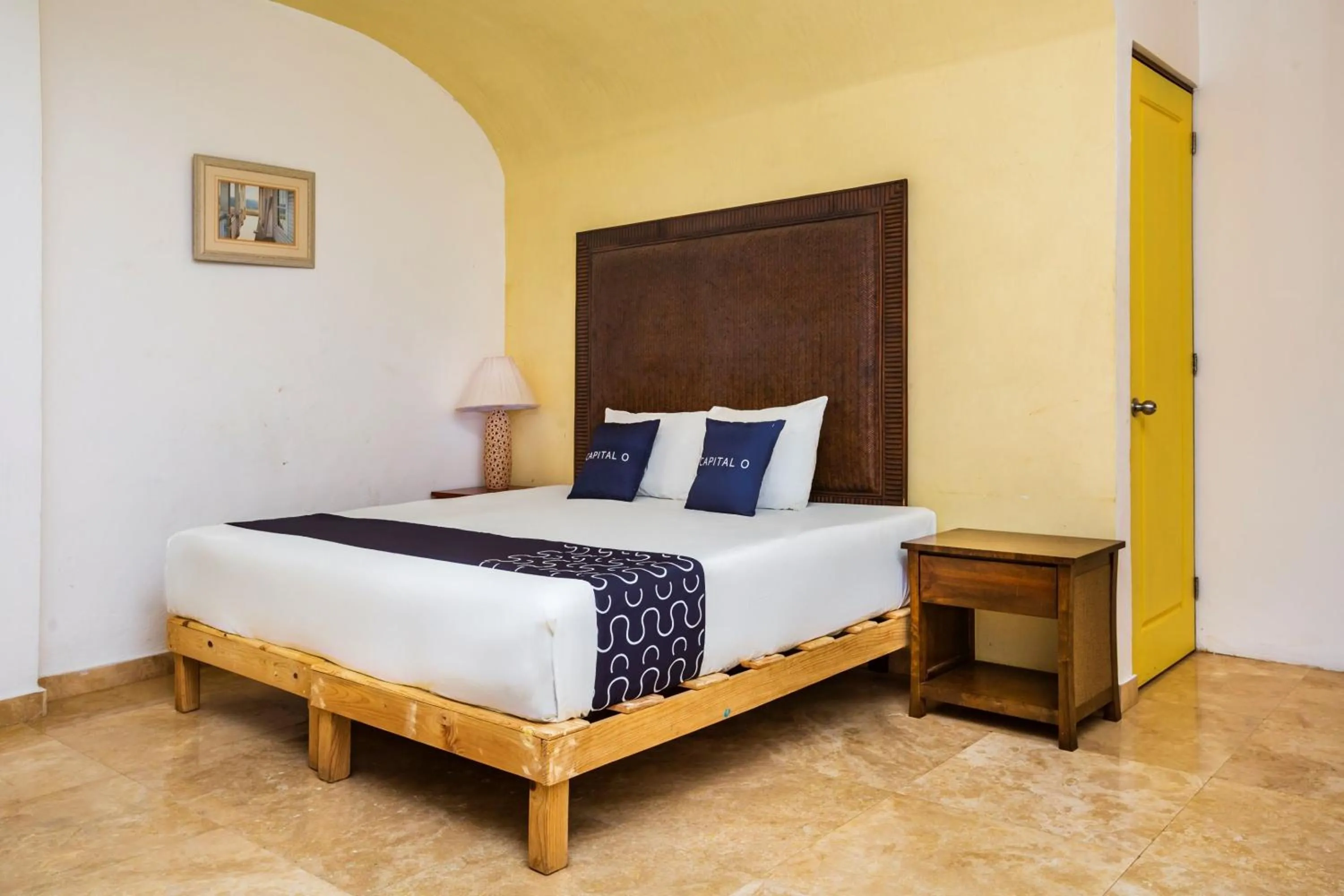 Bedroom, Bed in Capital O Cancun International Airport 24 7