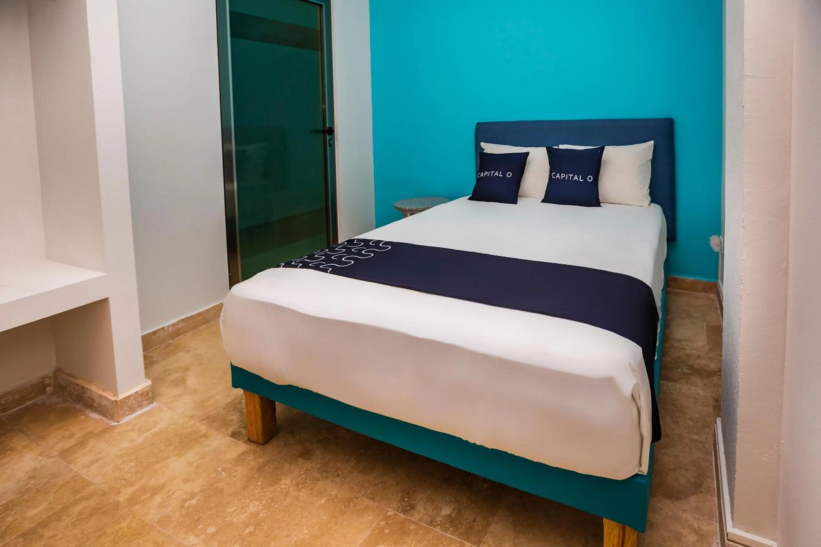 Bedroom, Bed in Capital O Cancun International Airport 24 7