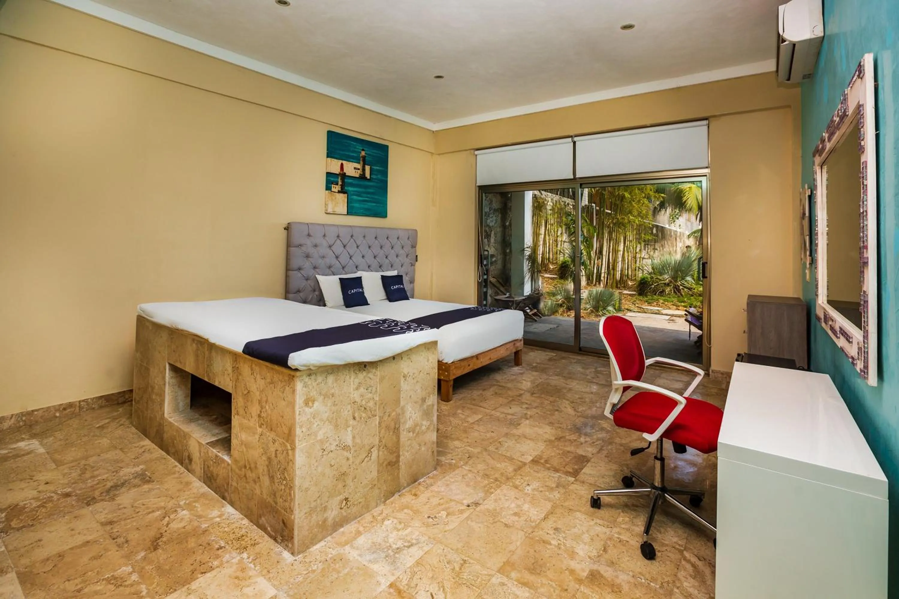 Bedroom in Capital O Cancun International Airport 24 7