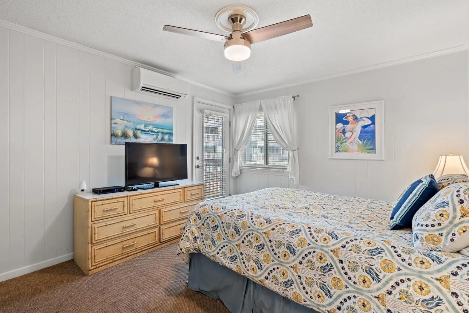 Bed in A Place at The Beach 9520-1E