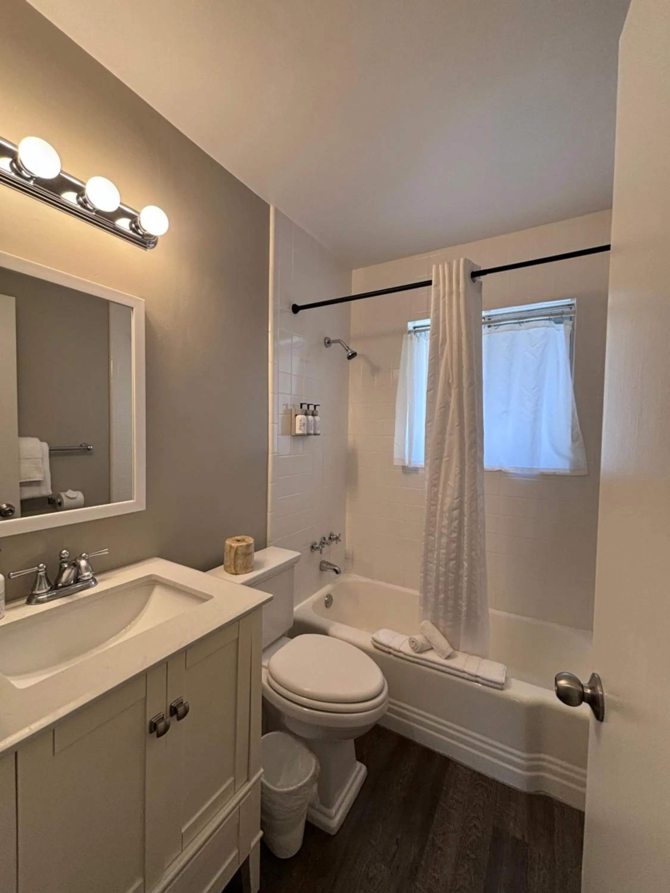 Shower in Hidden Valley Inn