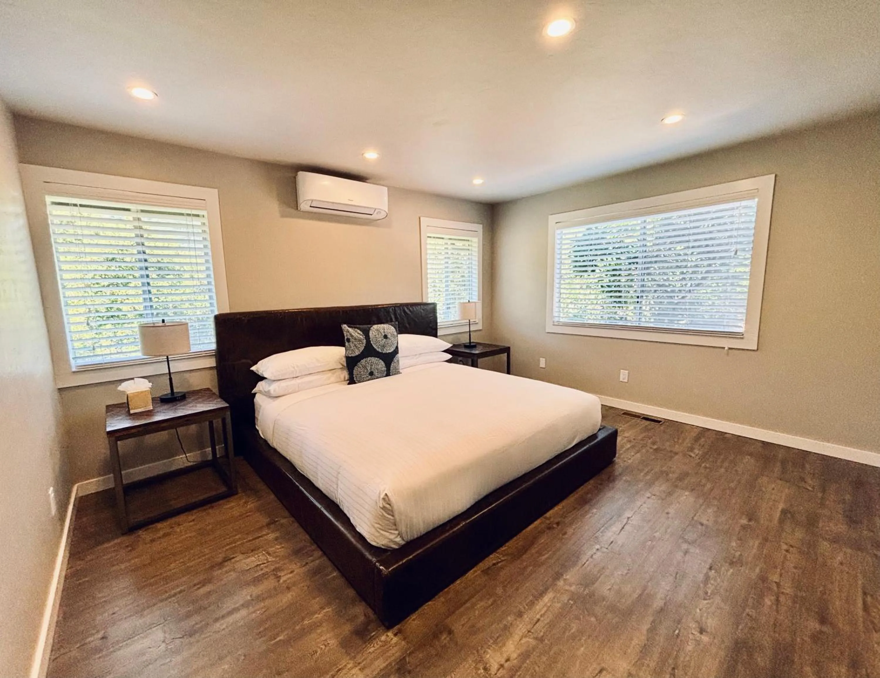 Bed in Hidden Valley Inn