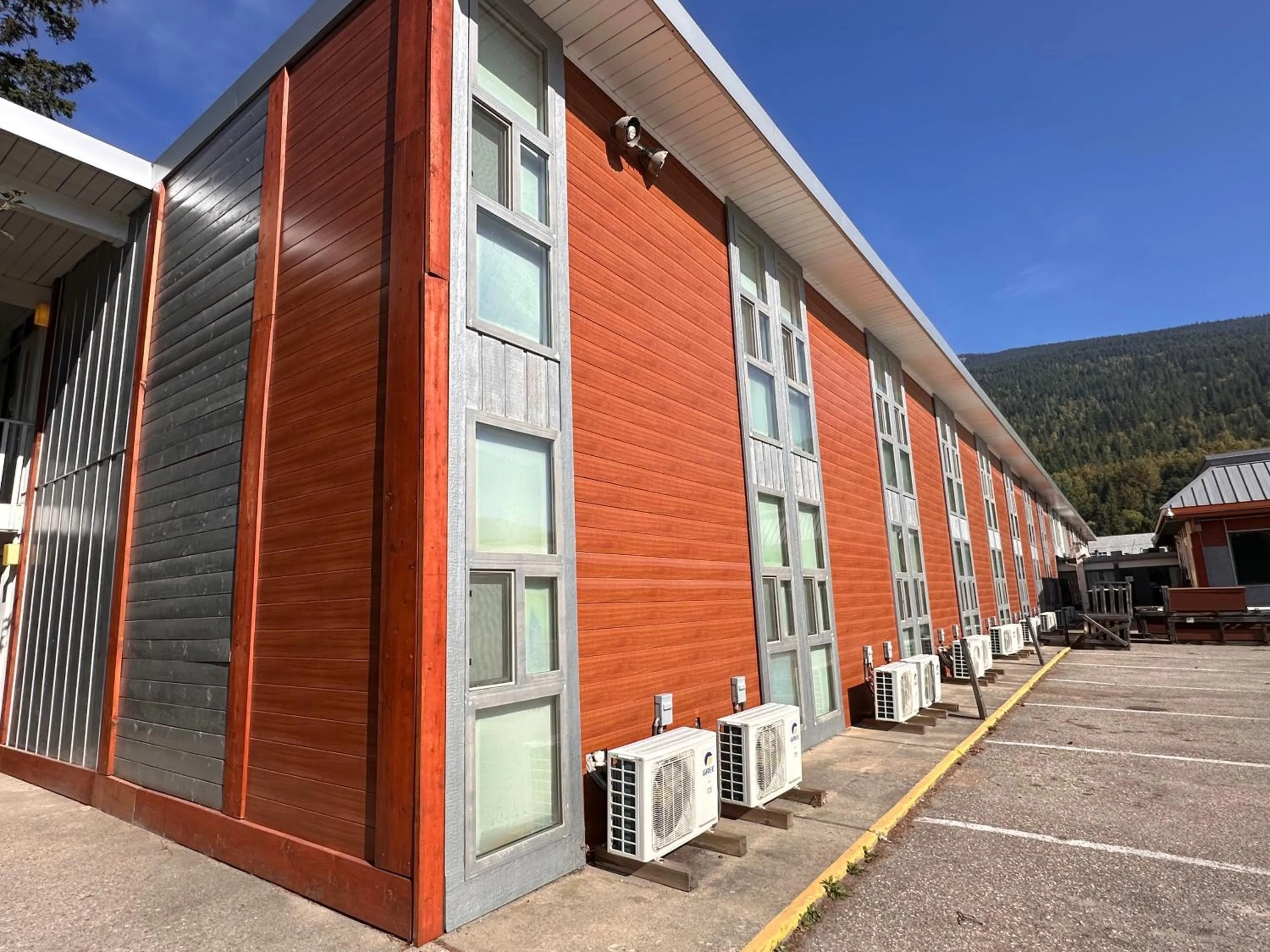 Property building in Grizz Hotel