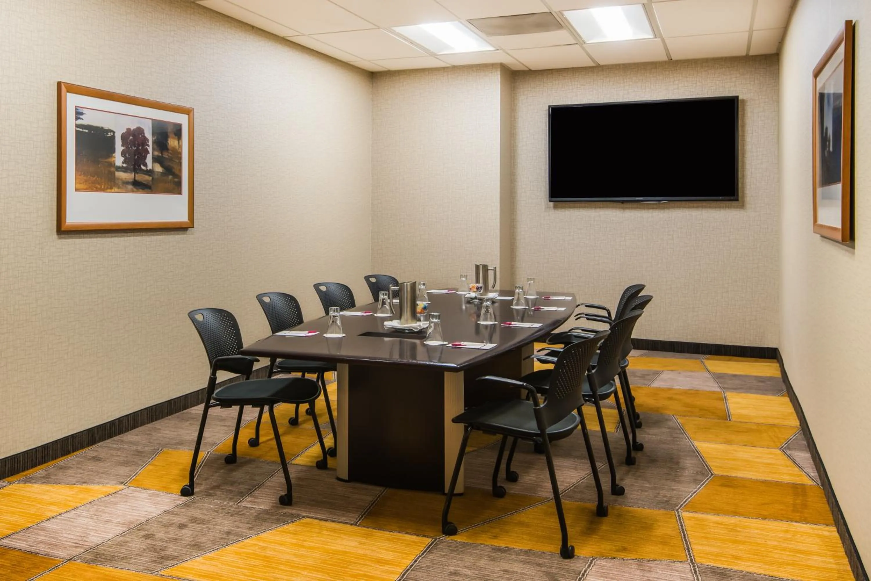 Meeting/conference room in Crowne Plaza San Francisco Airport by IHG