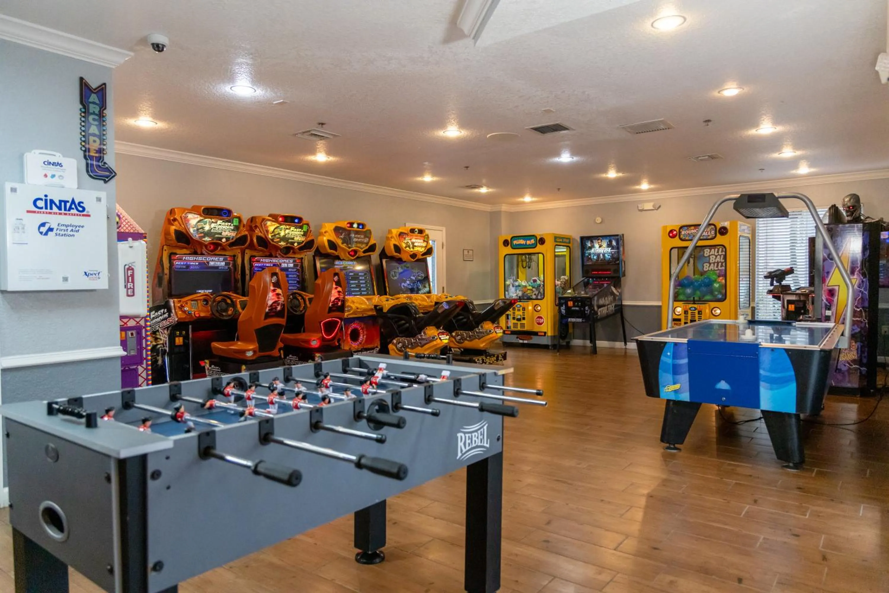 Game Room in Legacy Vacation Resorts Kissimmee & Orlando - Near Disney
