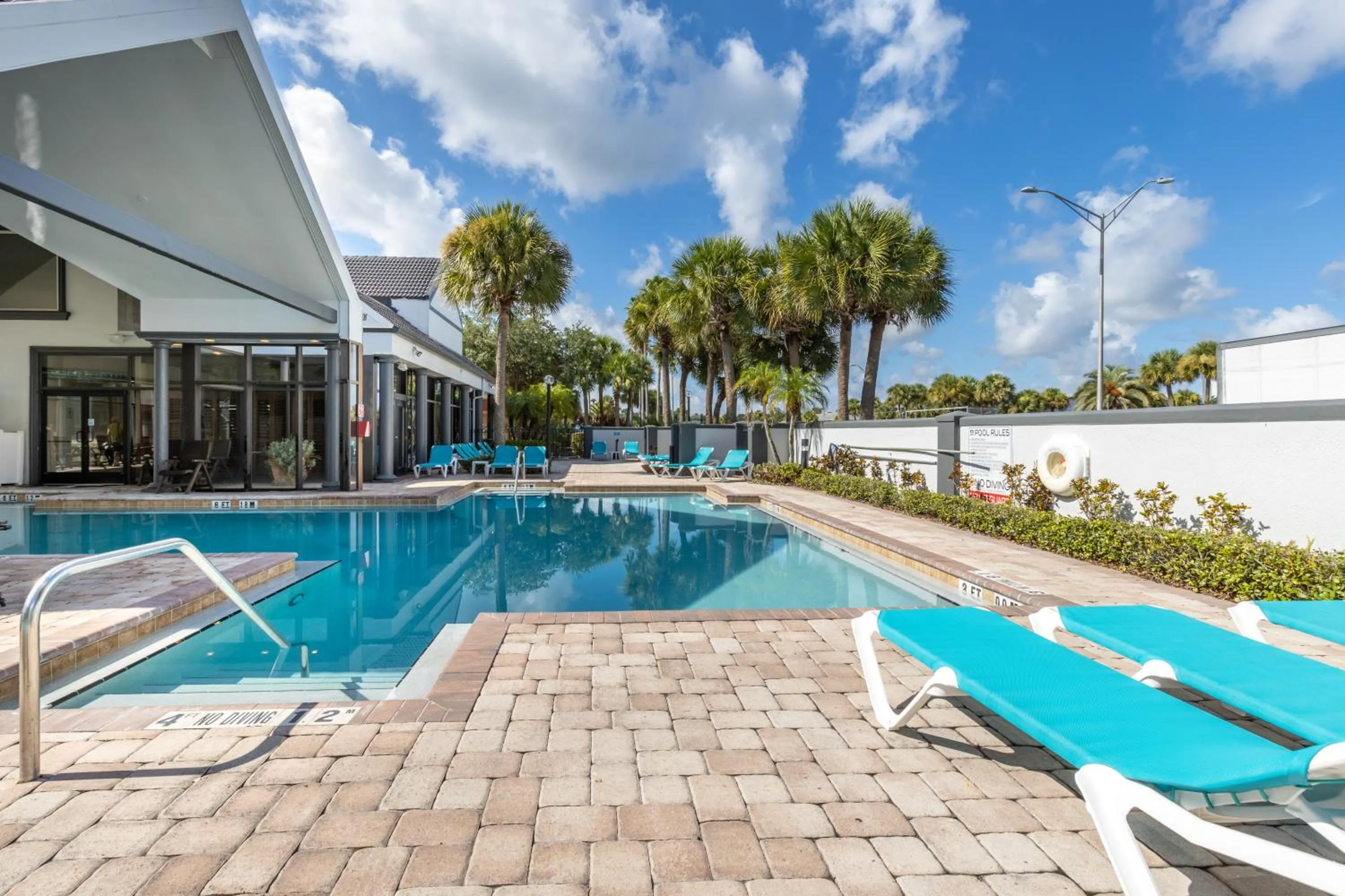 Swimming pool in Legacy Vacation Resorts Kissimmee & Orlando - Near Disney