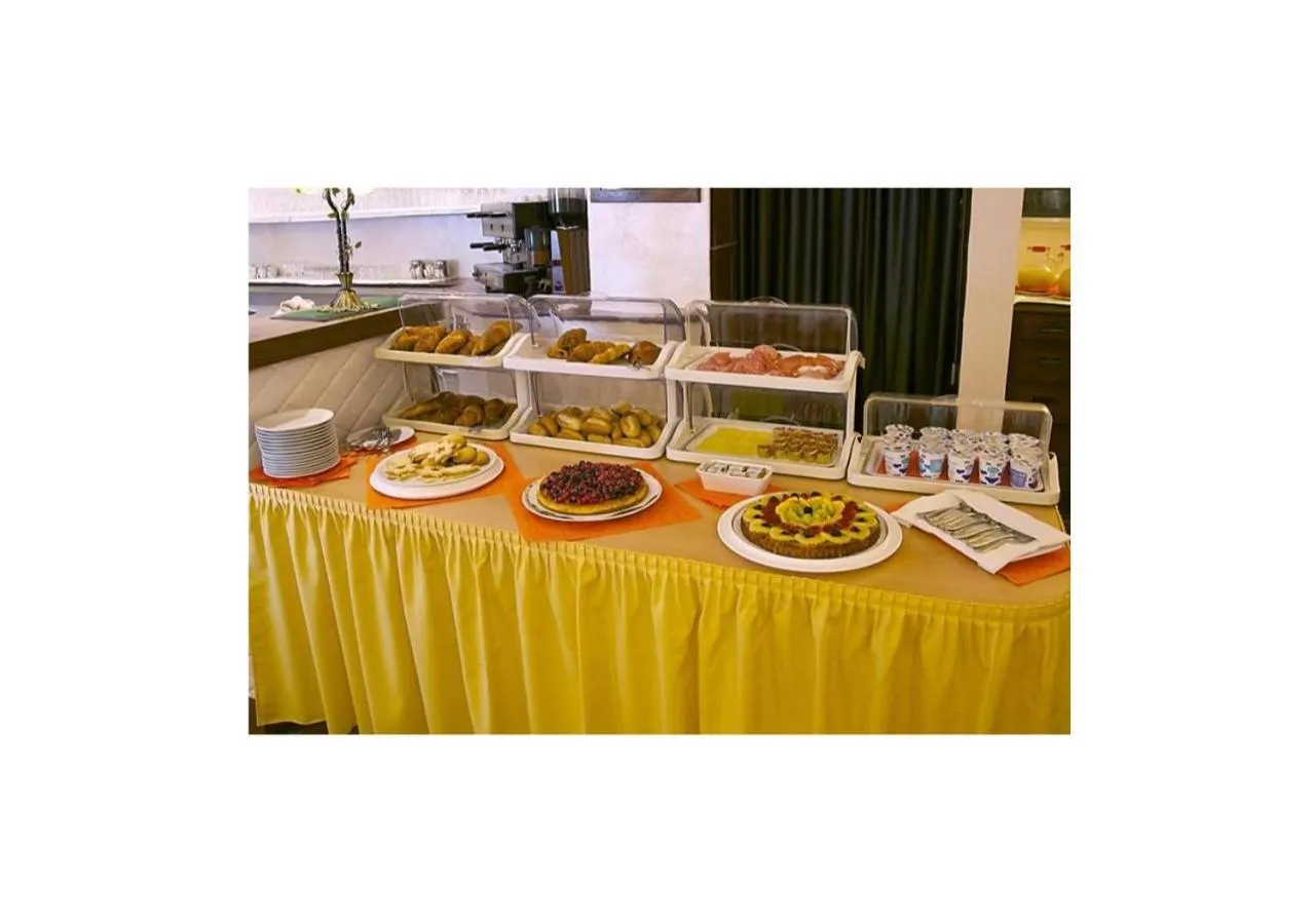 Breakfast in Hotel al Corso