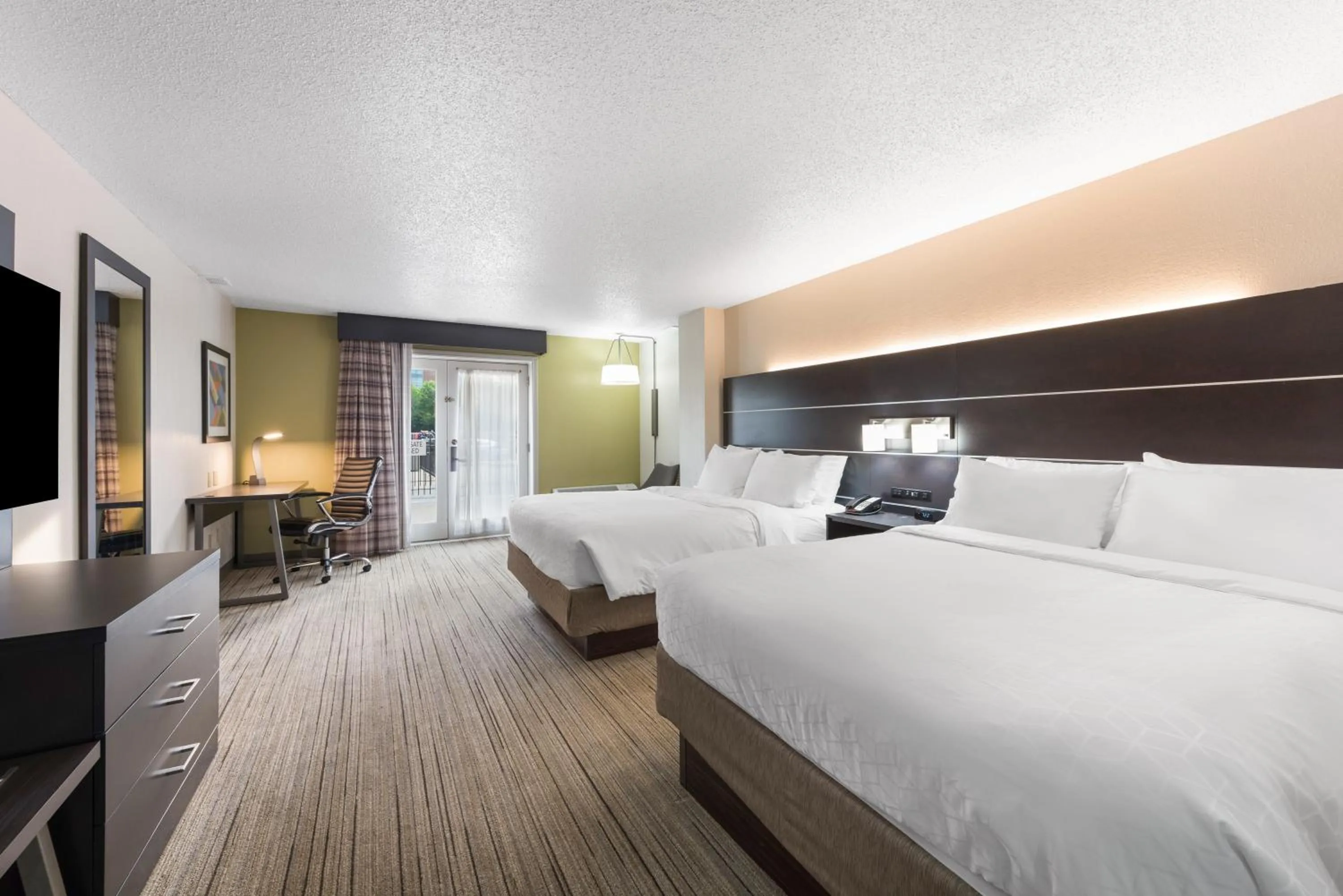 Photo of the whole room, Bed in Holiday Inn Express - Columbus Downtown by IHG