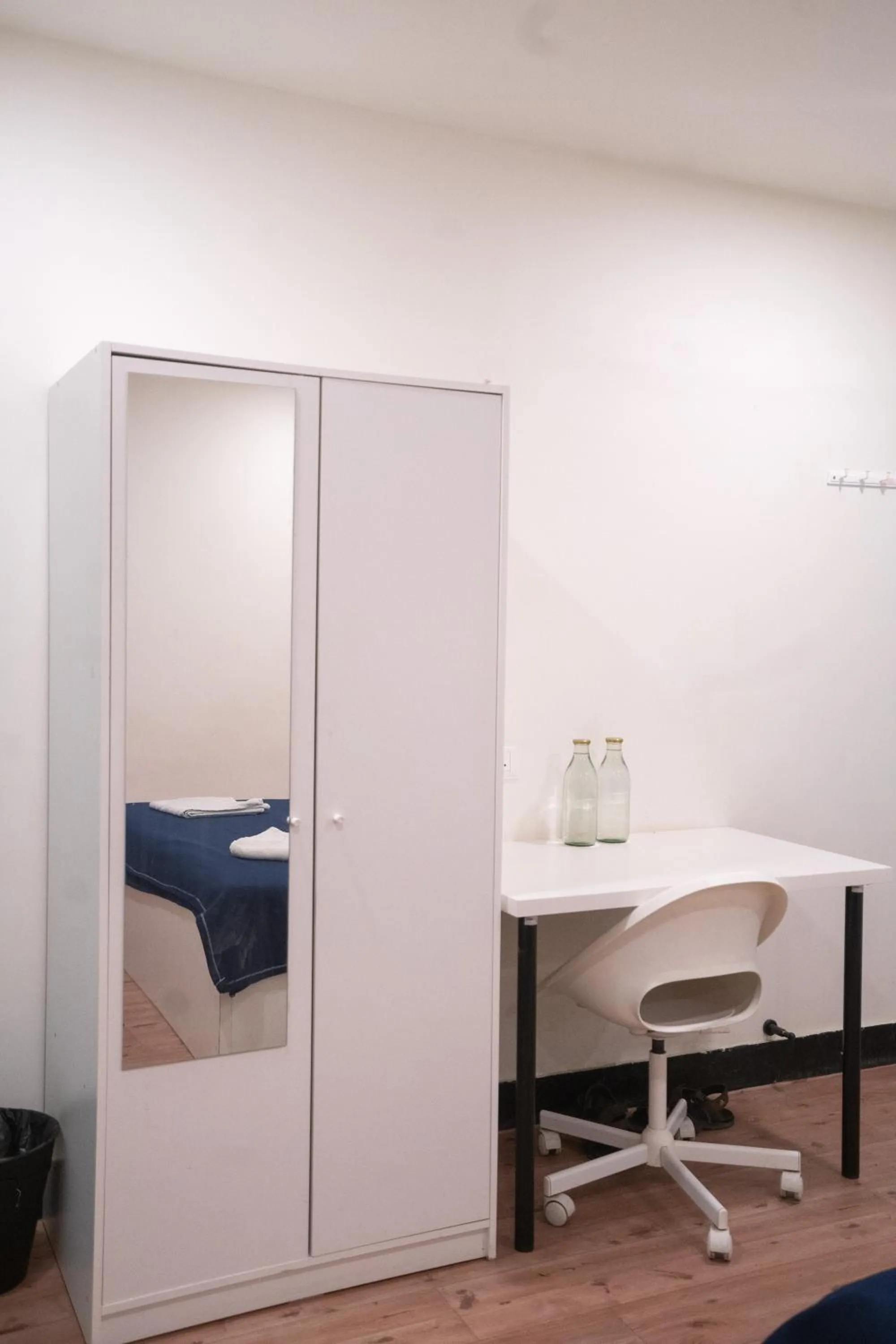 wardrobe, Bed in Slackpackr Hyderabad