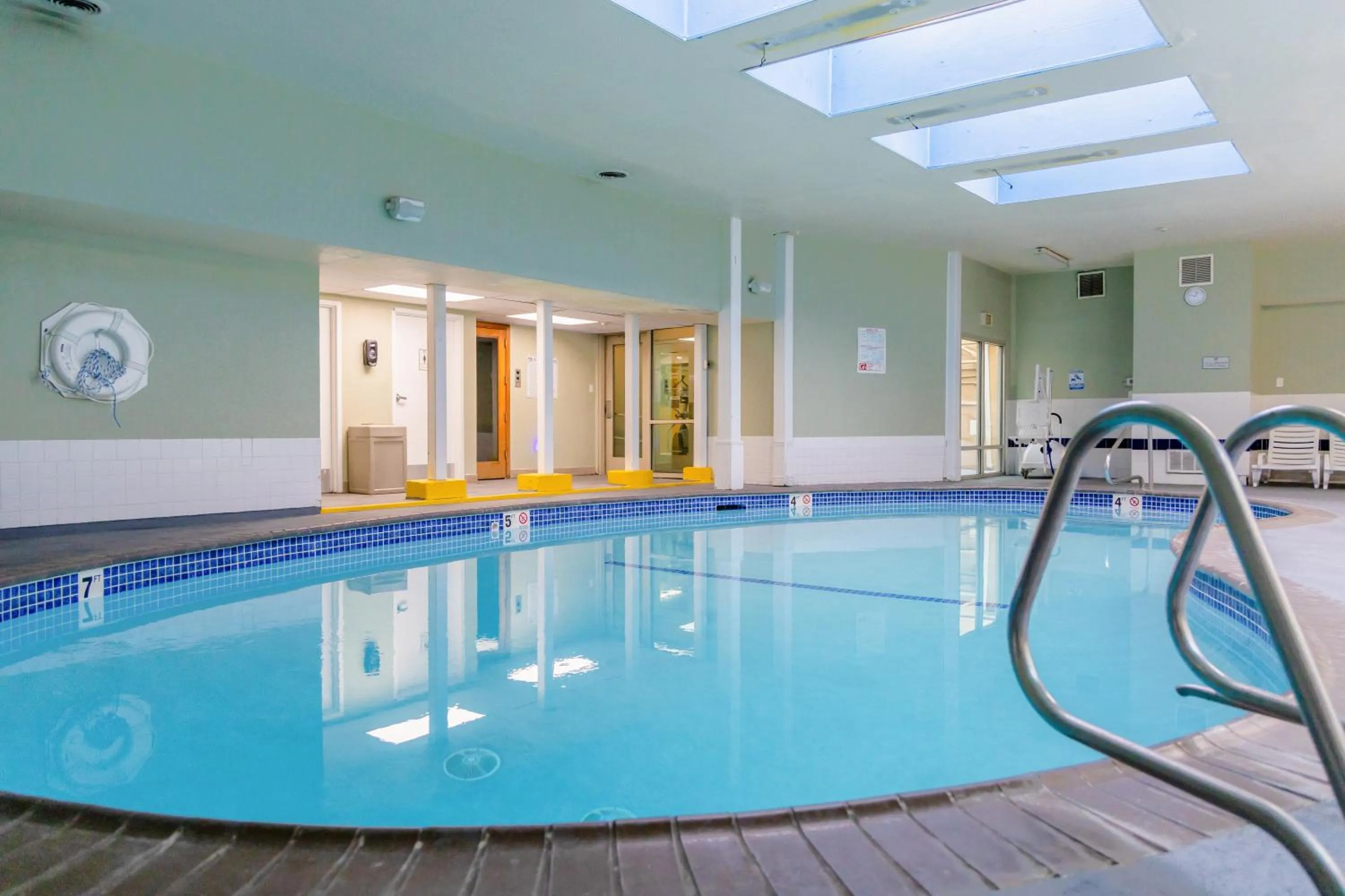 Swimming pool in Legacy Vacation Resorts - Reno