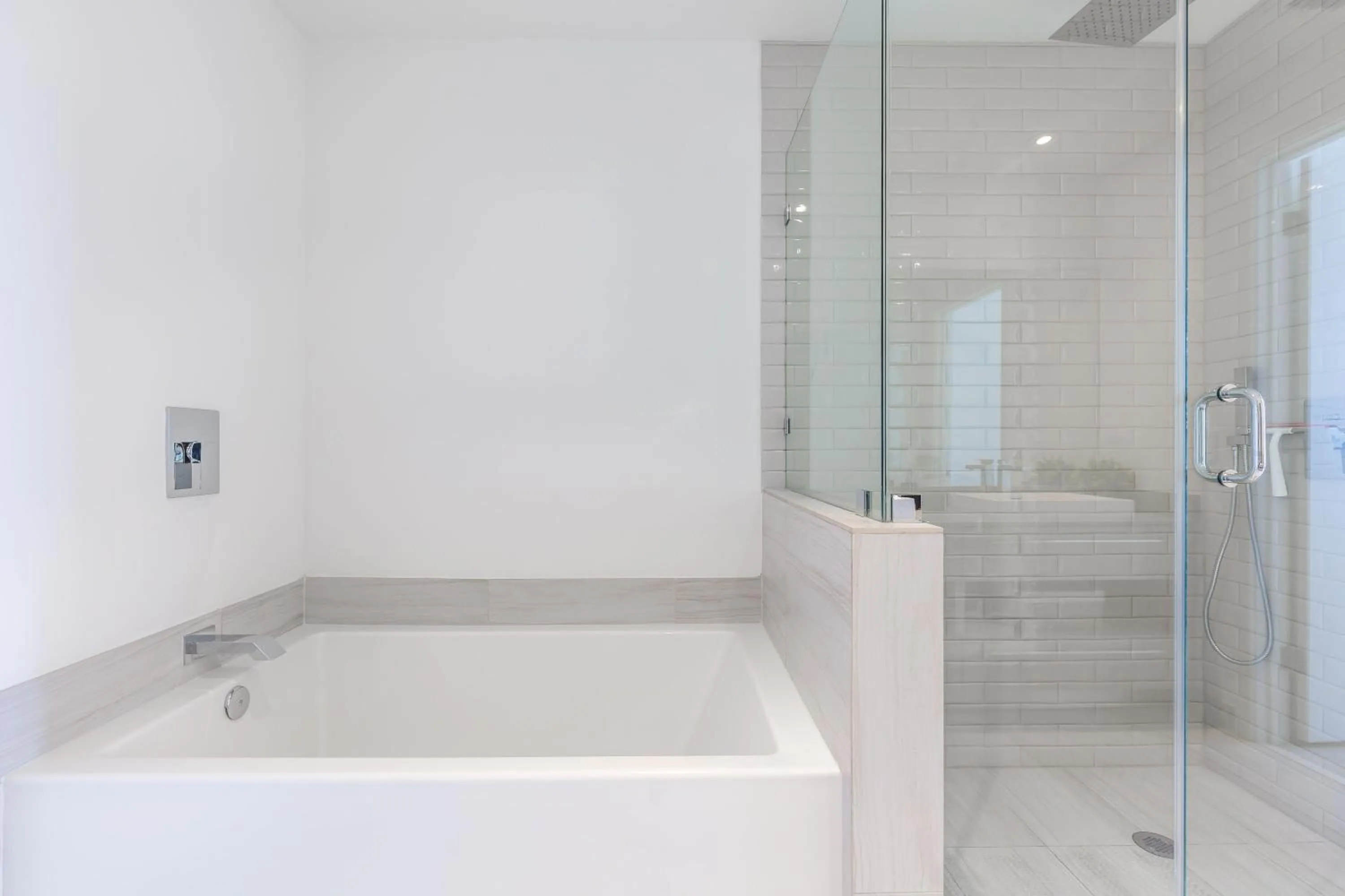 Bath in Hyde Beach House Hollywood Private Suites