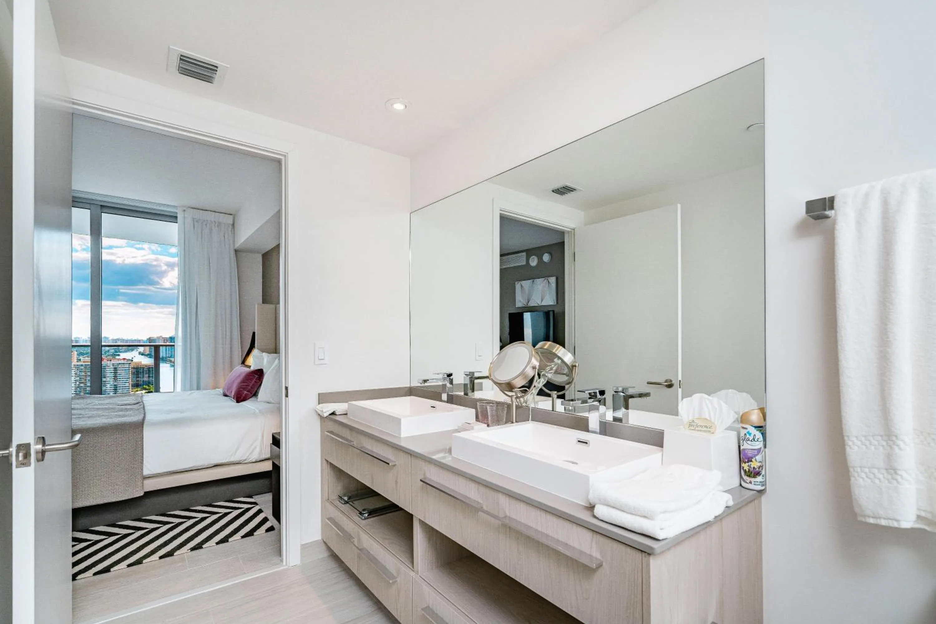 Bathroom in Hyde Beach House Hollywood Private Suites