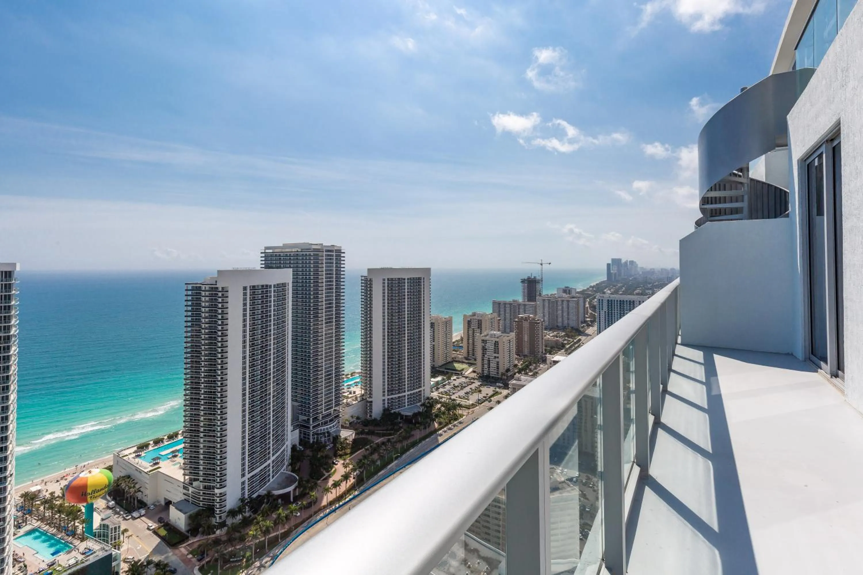 Balcony/Terrace in Hyde Beach House Hollywood Private Suites