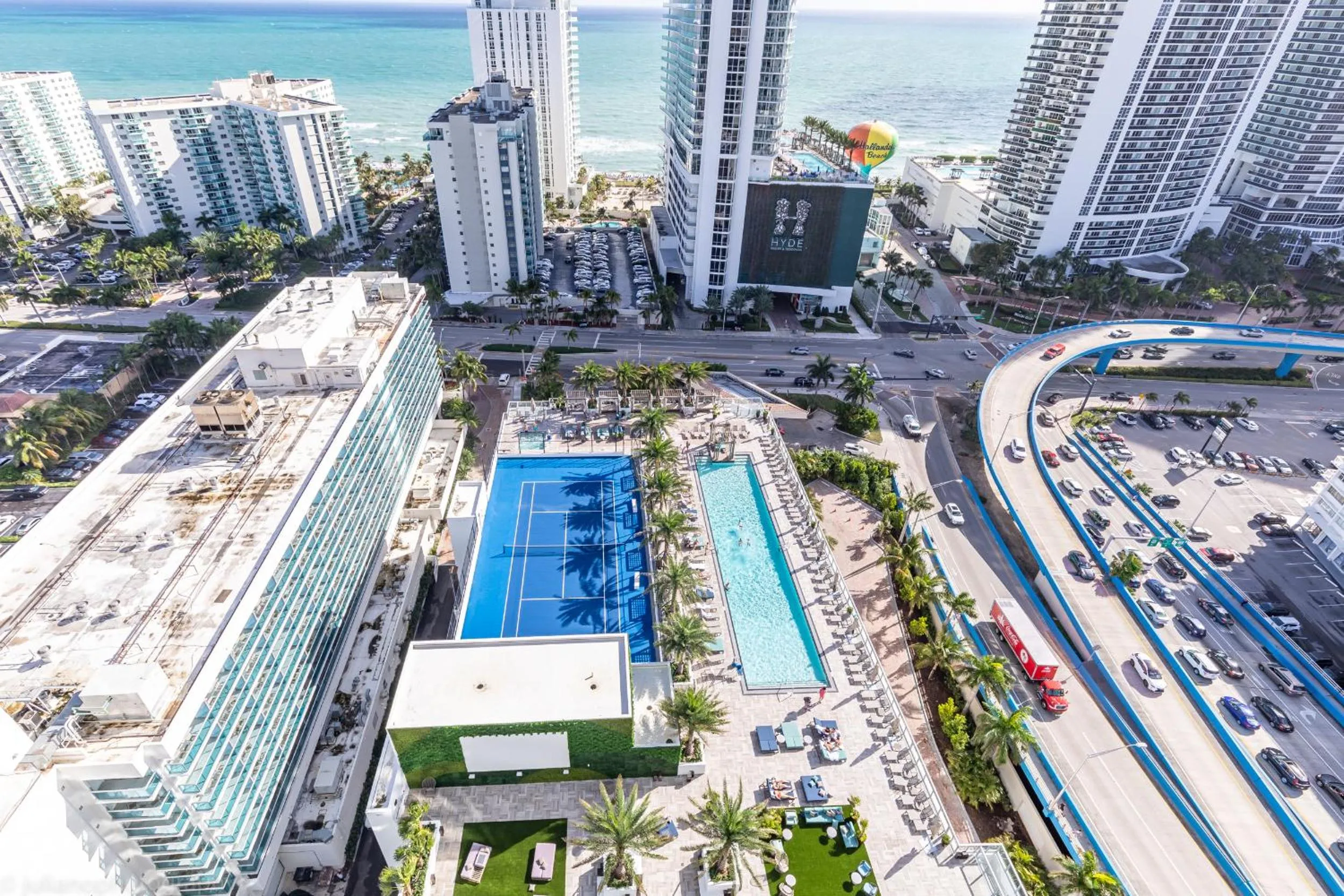 Property building in Hyde Beach House Hollywood Private Suites