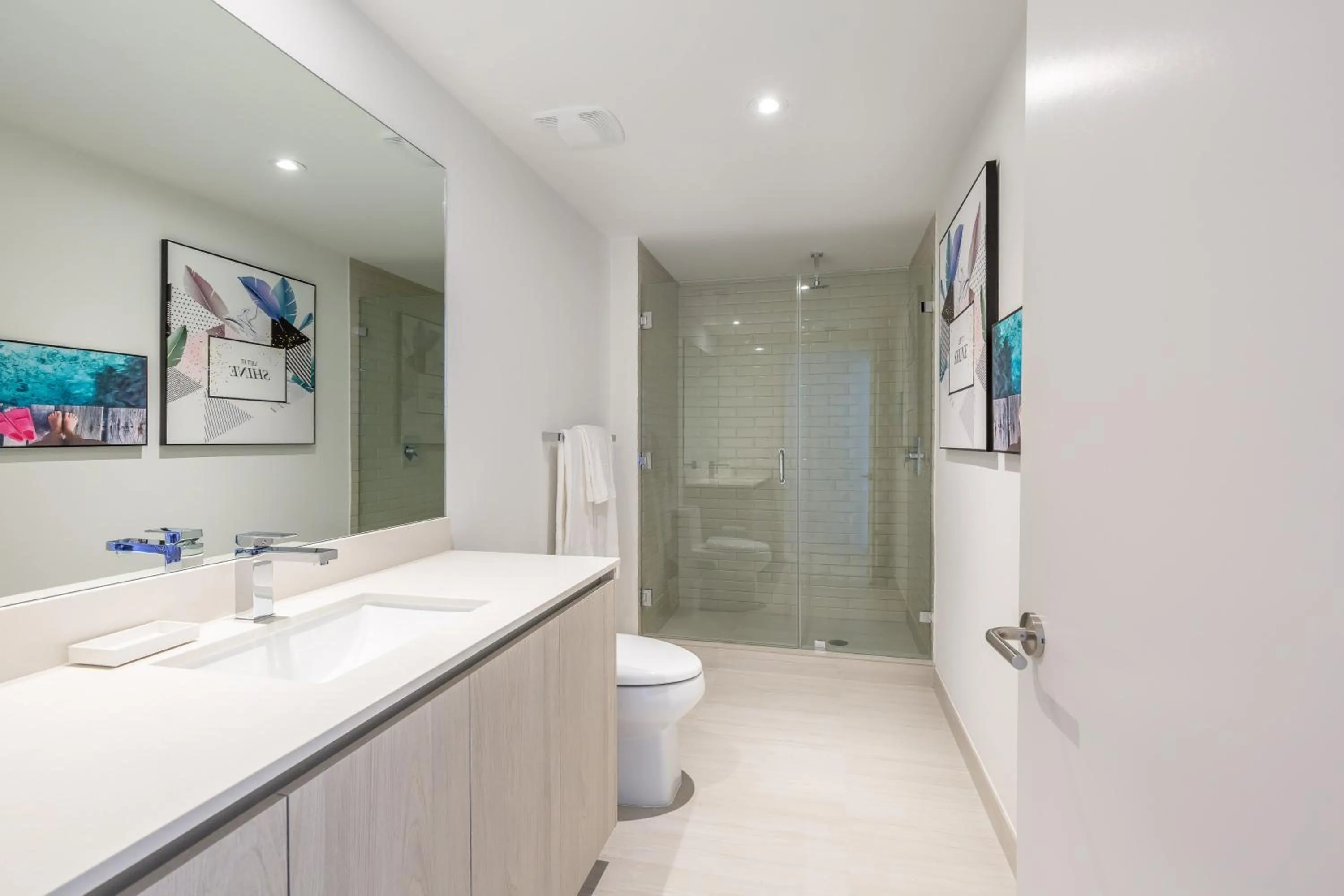 Bathroom in Hyde Beach House Hollywood Private Suites