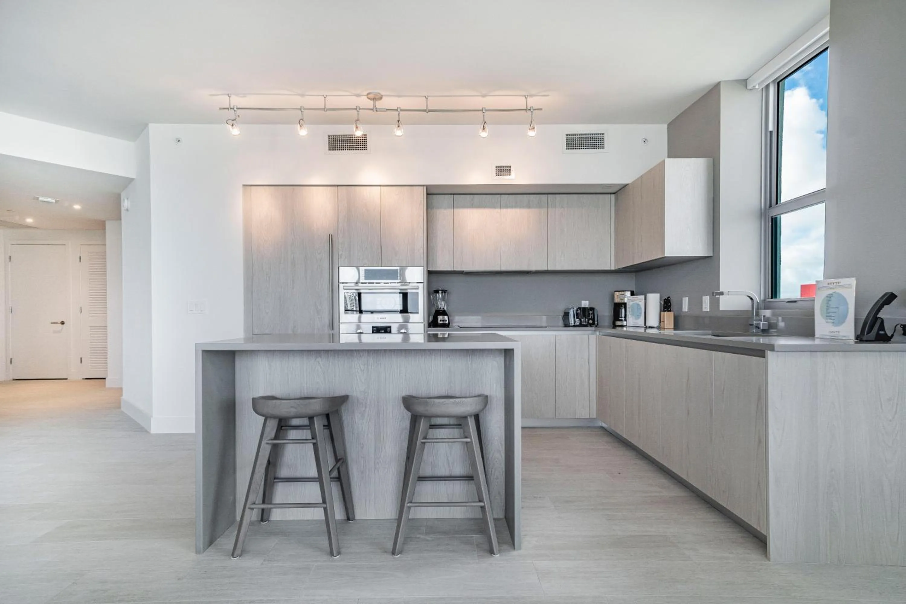 Kitchen or kitchenette in Hyde Beach House Hollywood Private Suites