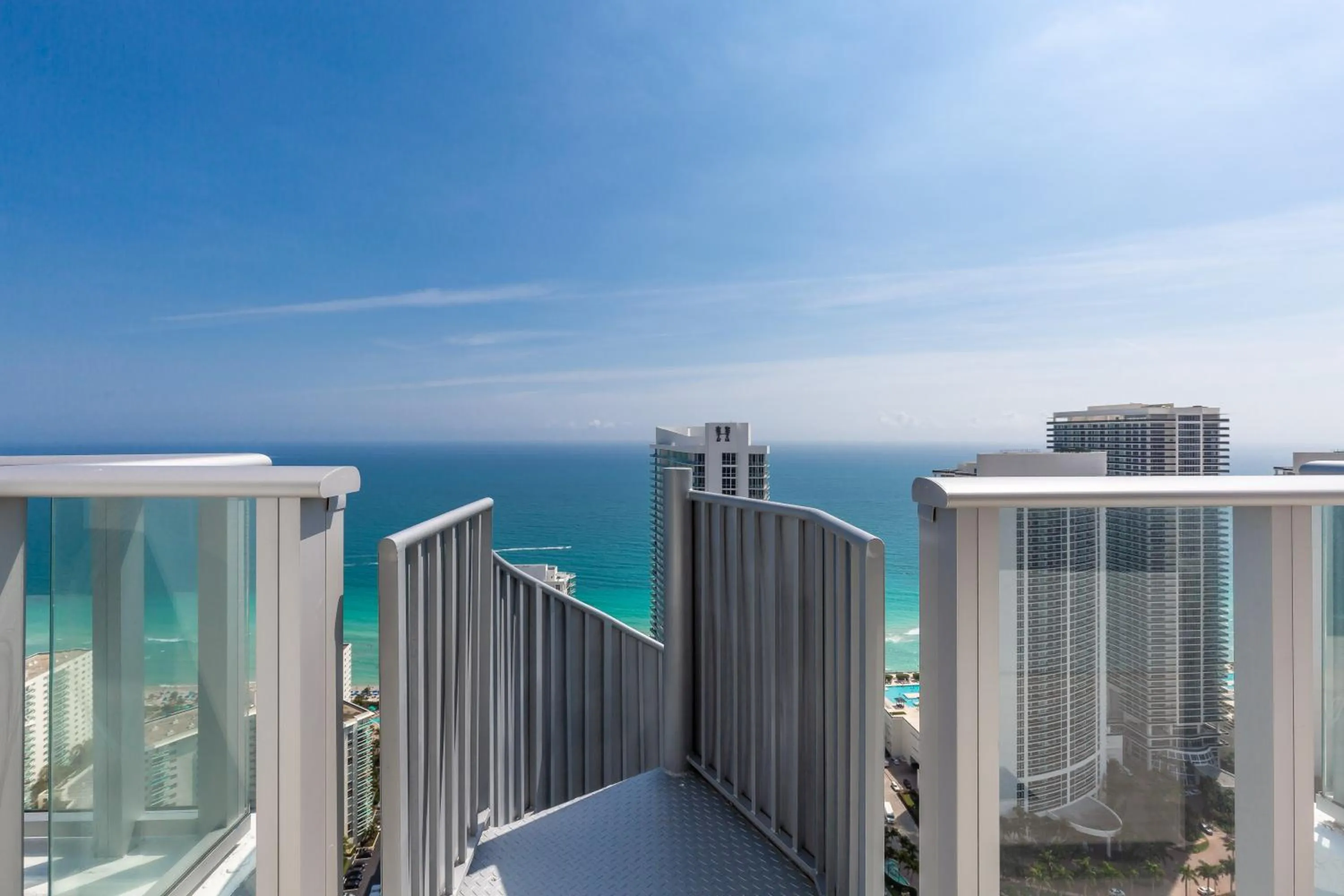 Balcony/Terrace in Hyde Beach House Hollywood Private Suites