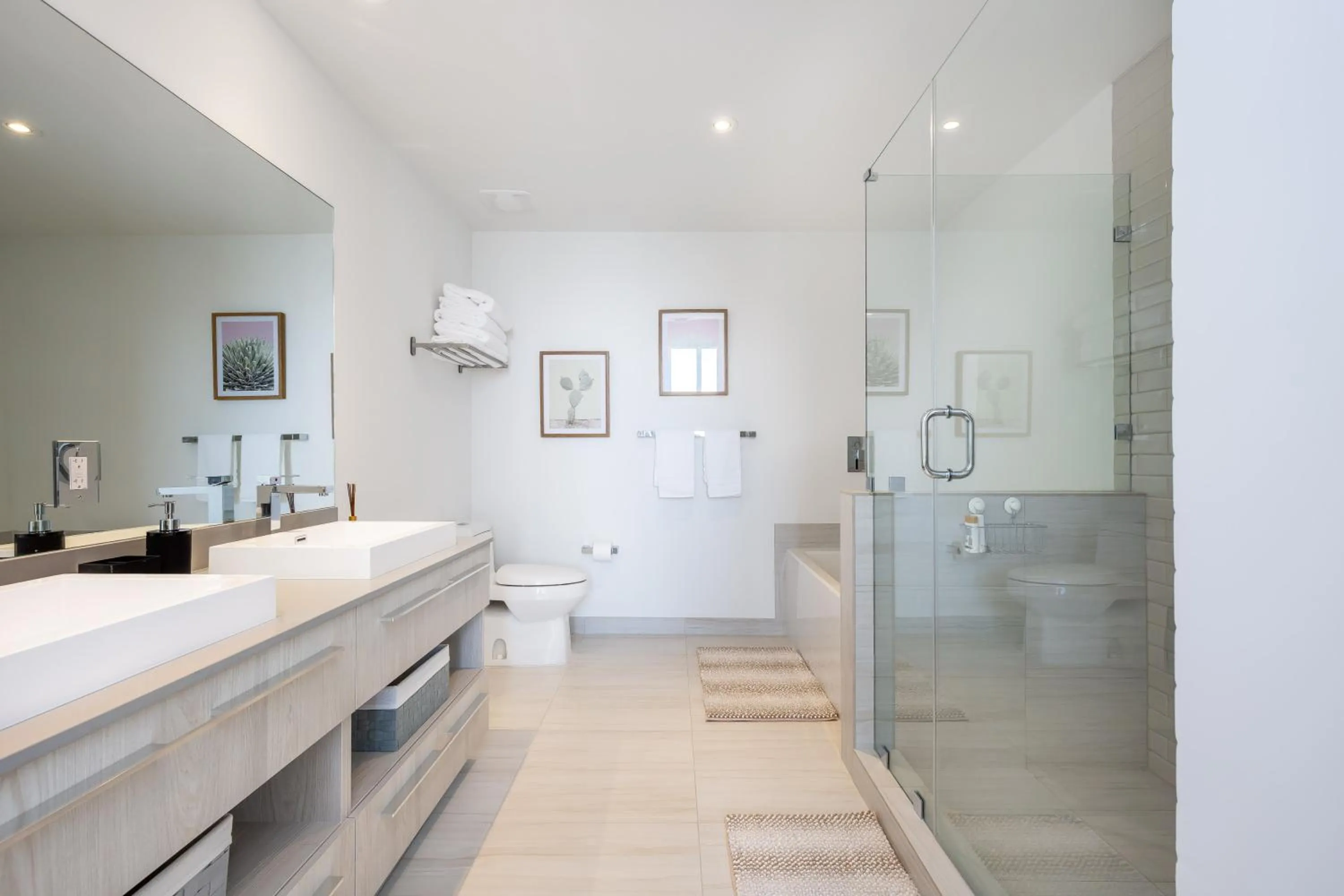 Bathroom in Hyde Beach House Hollywood Private Suites