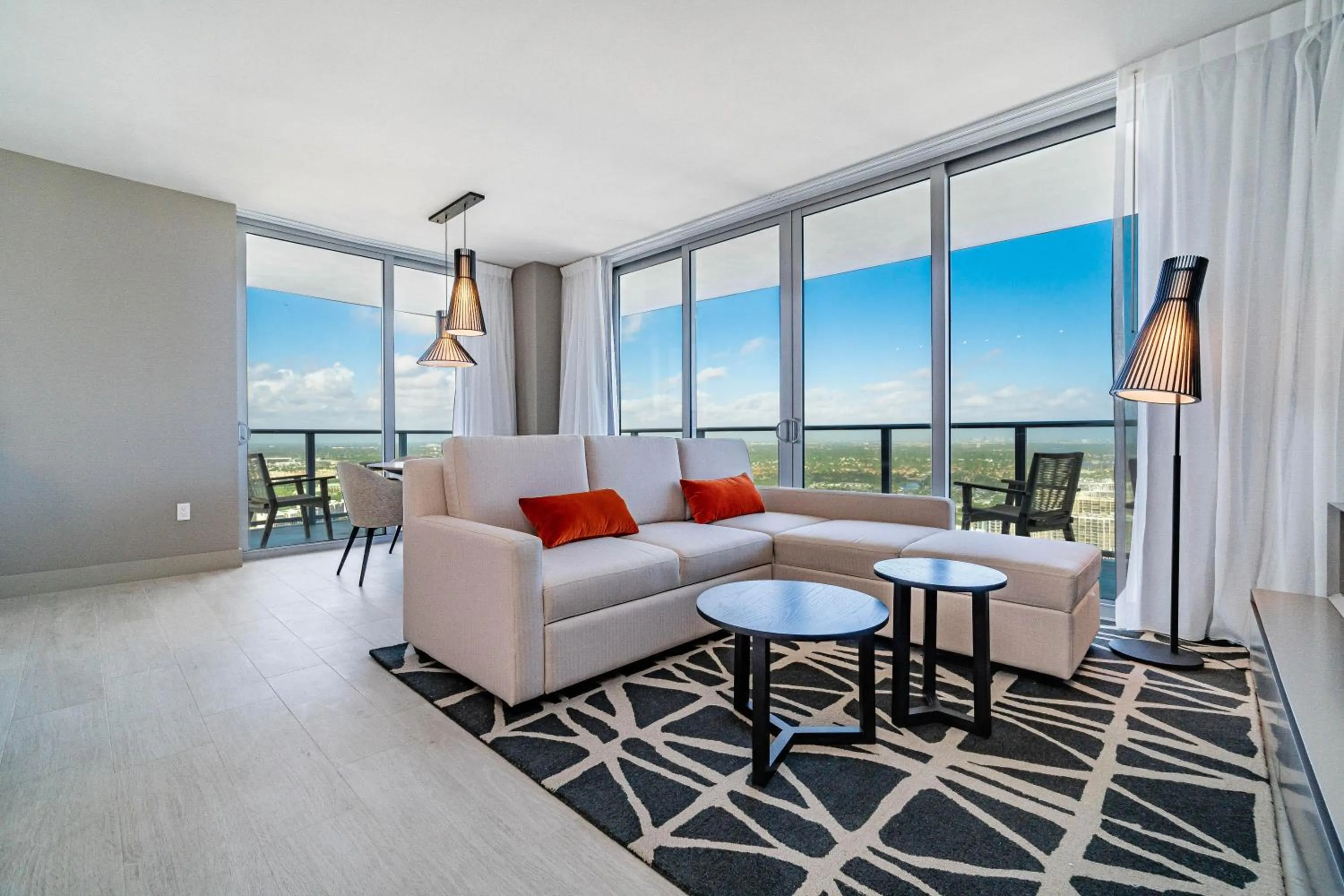 Balcony/Terrace in Hyde Beach House Hollywood Private Suites