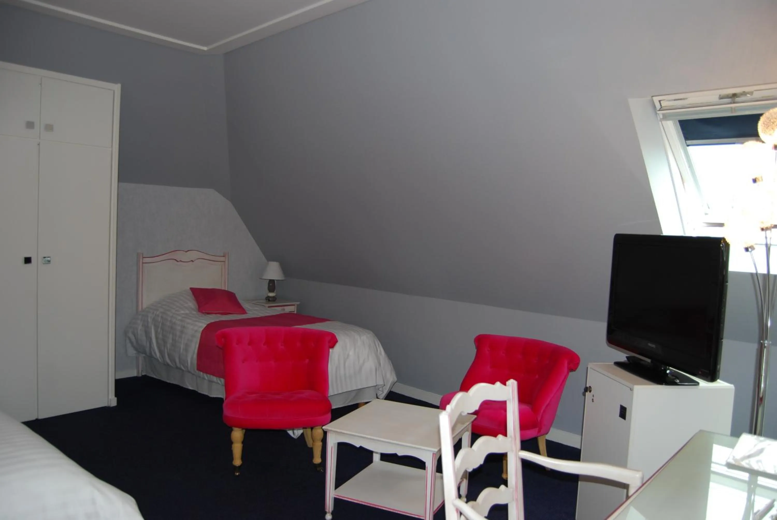 Bedroom, Bed in Hotel Biney