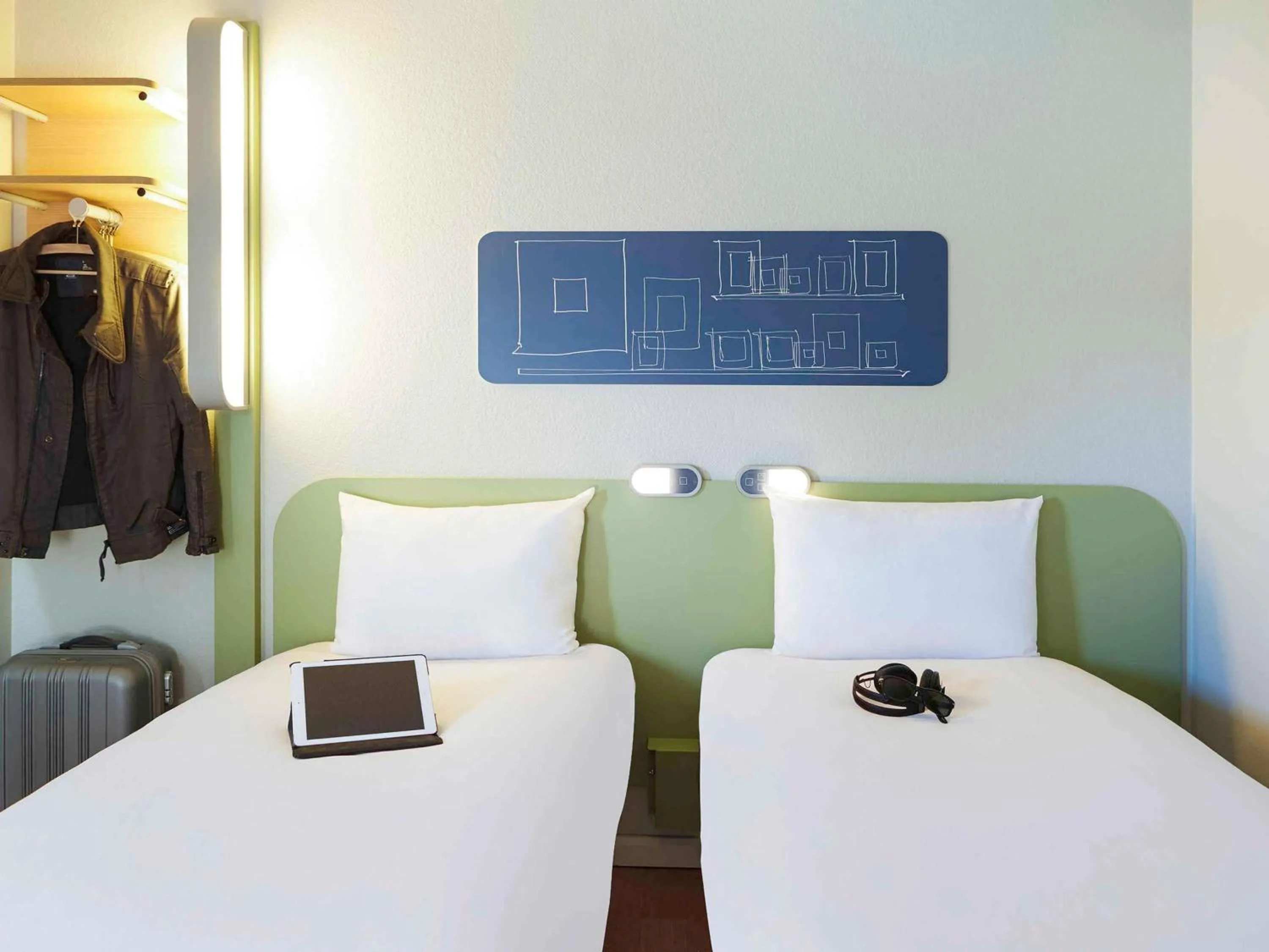 Bedroom, Bed in ibis budget Albi Terssac