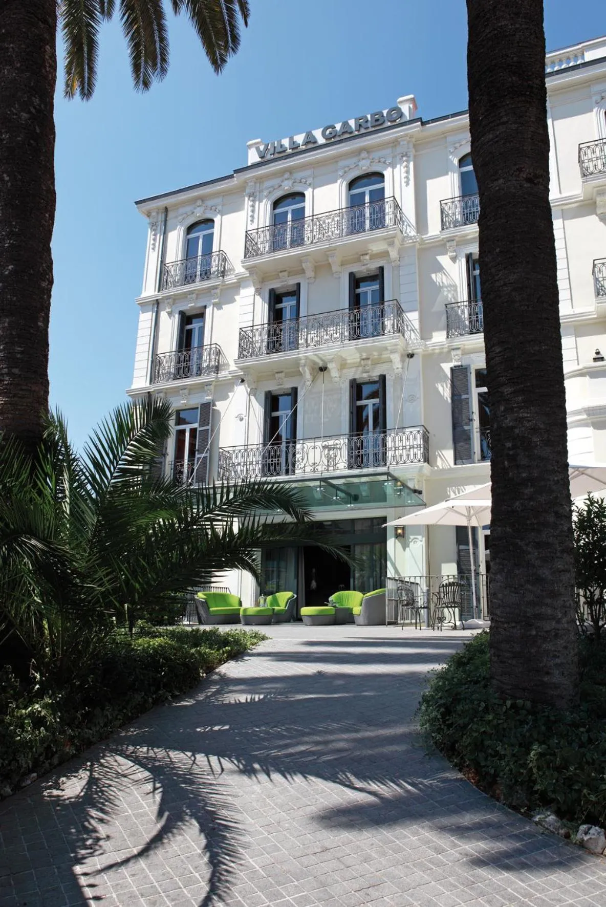 Property building in Villa Garbo