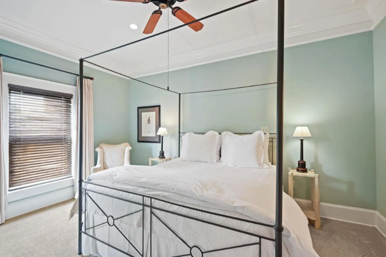 Bedroom in The James Madison Inn