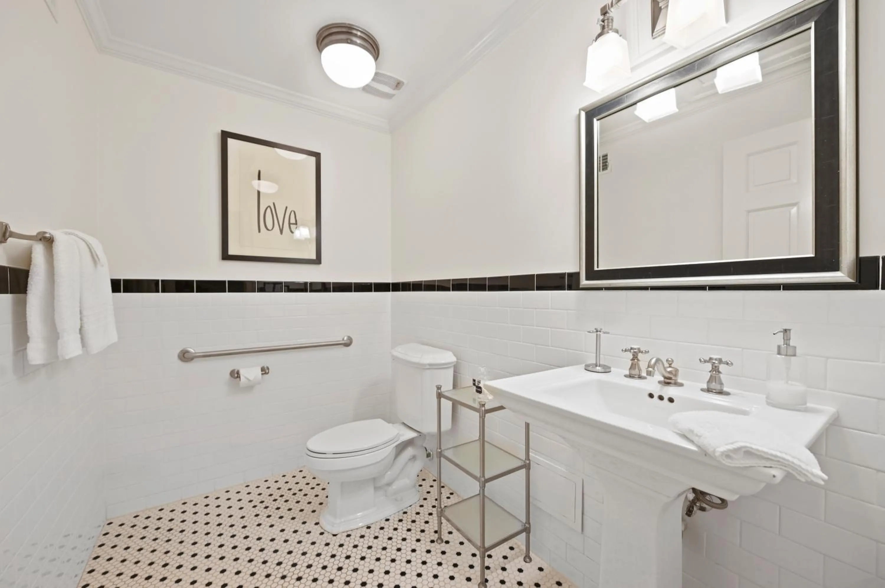 Bathroom in The James Madison Inn