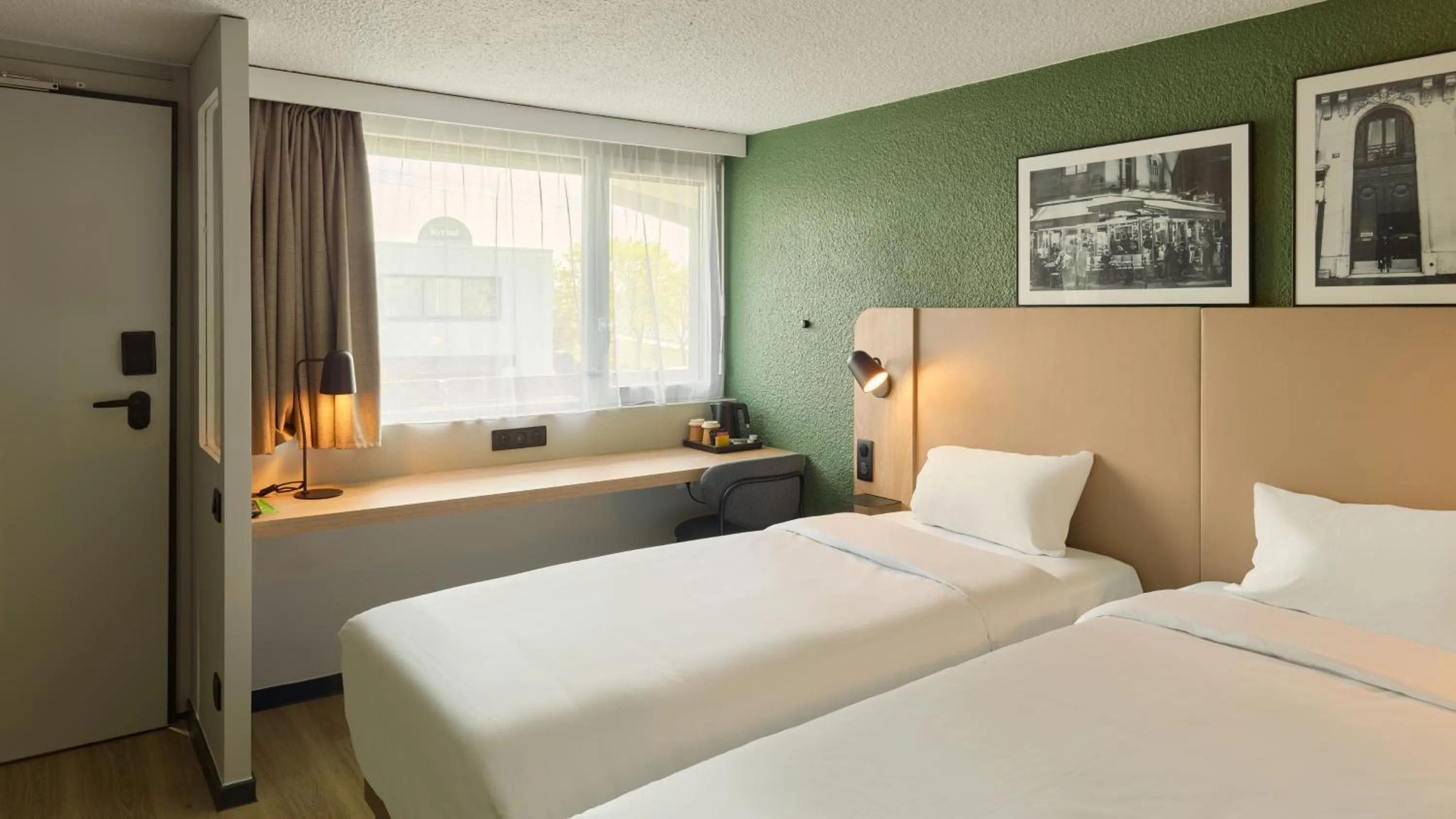 Bed in Campanile Lille Nord Wasquehal