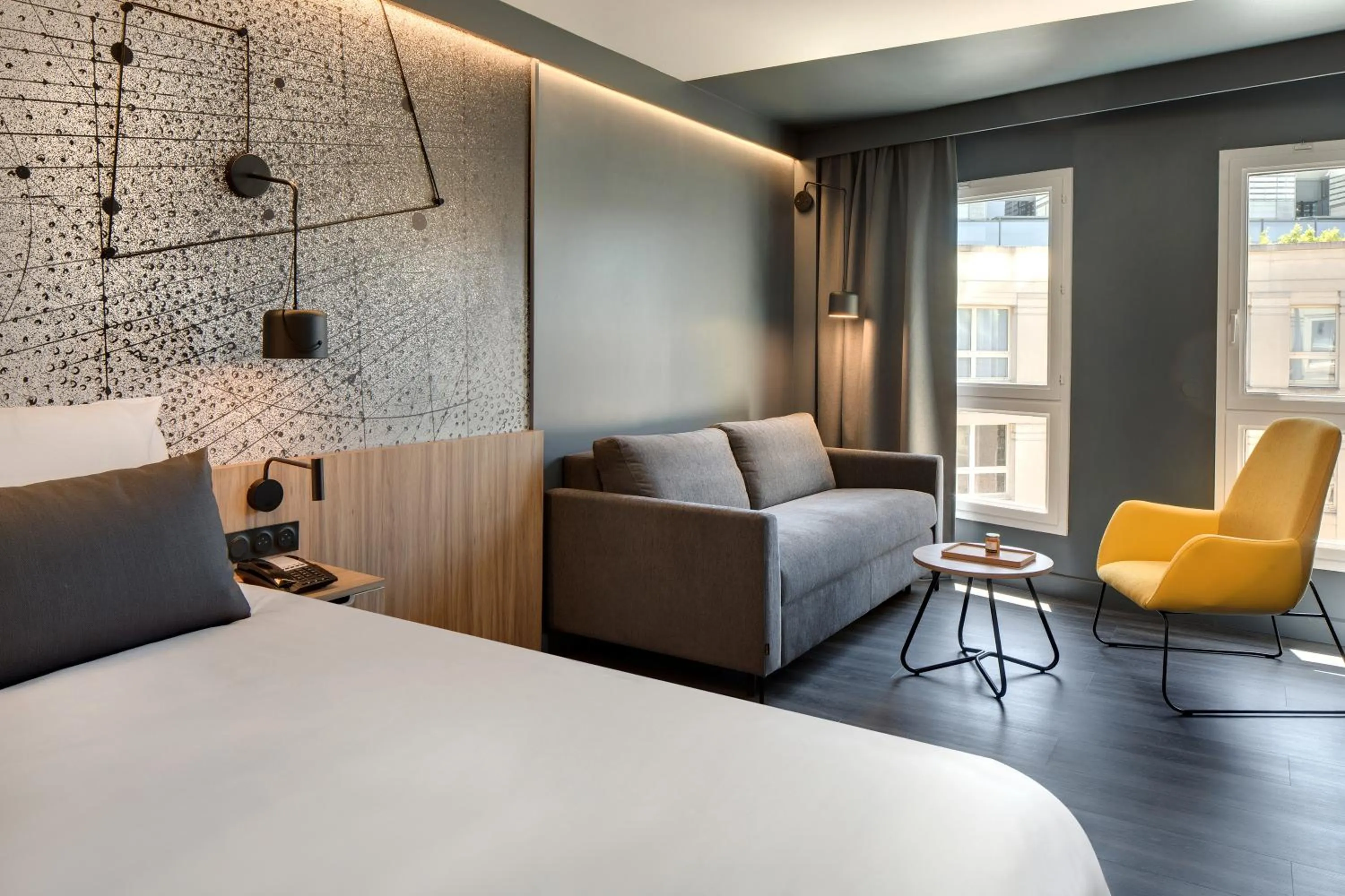 Photo of the whole room, Bed in Mercure Montpellier Centre Antigone