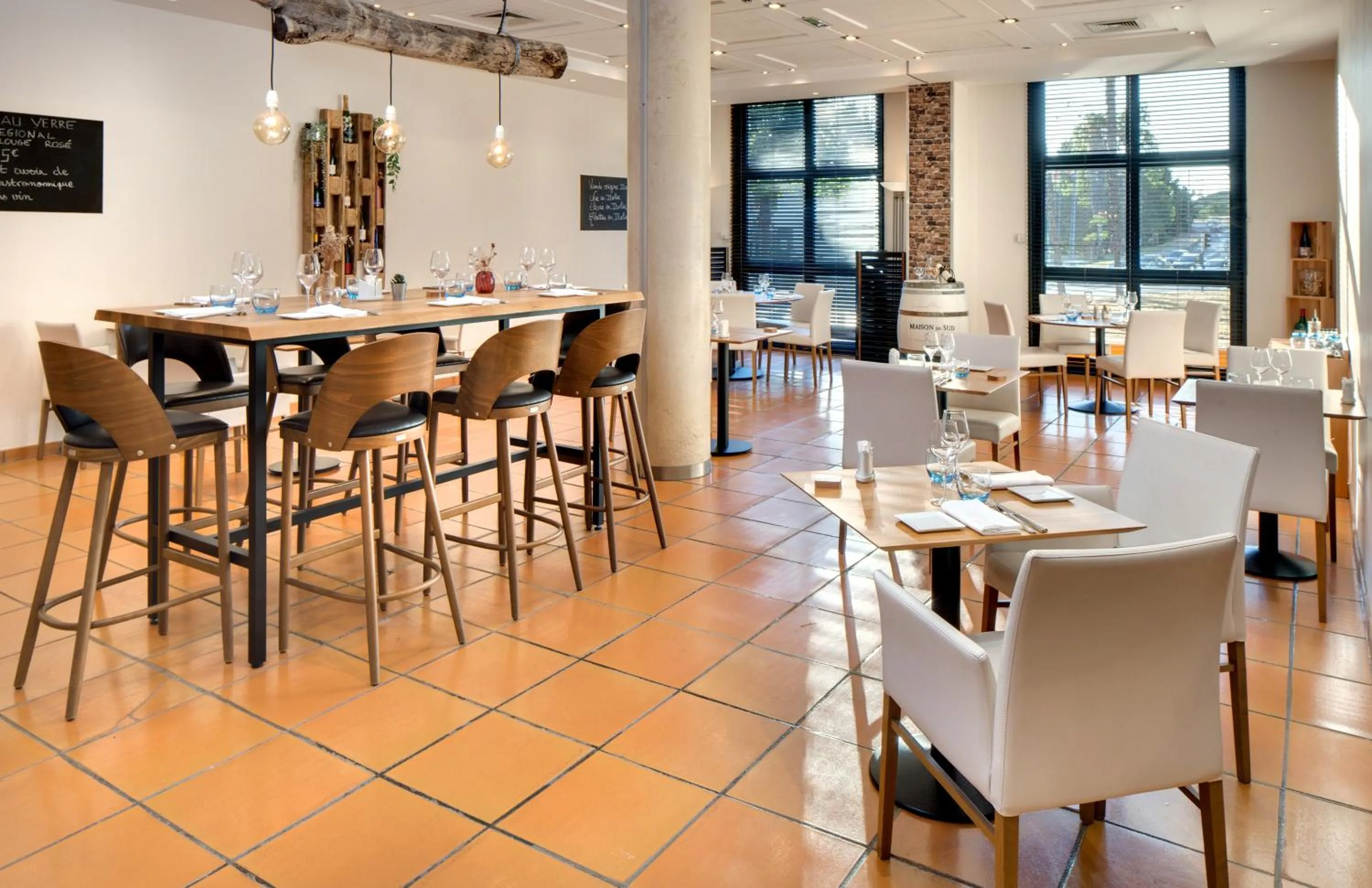 Restaurant/places to eat in Mercure Montpellier Centre Antigone