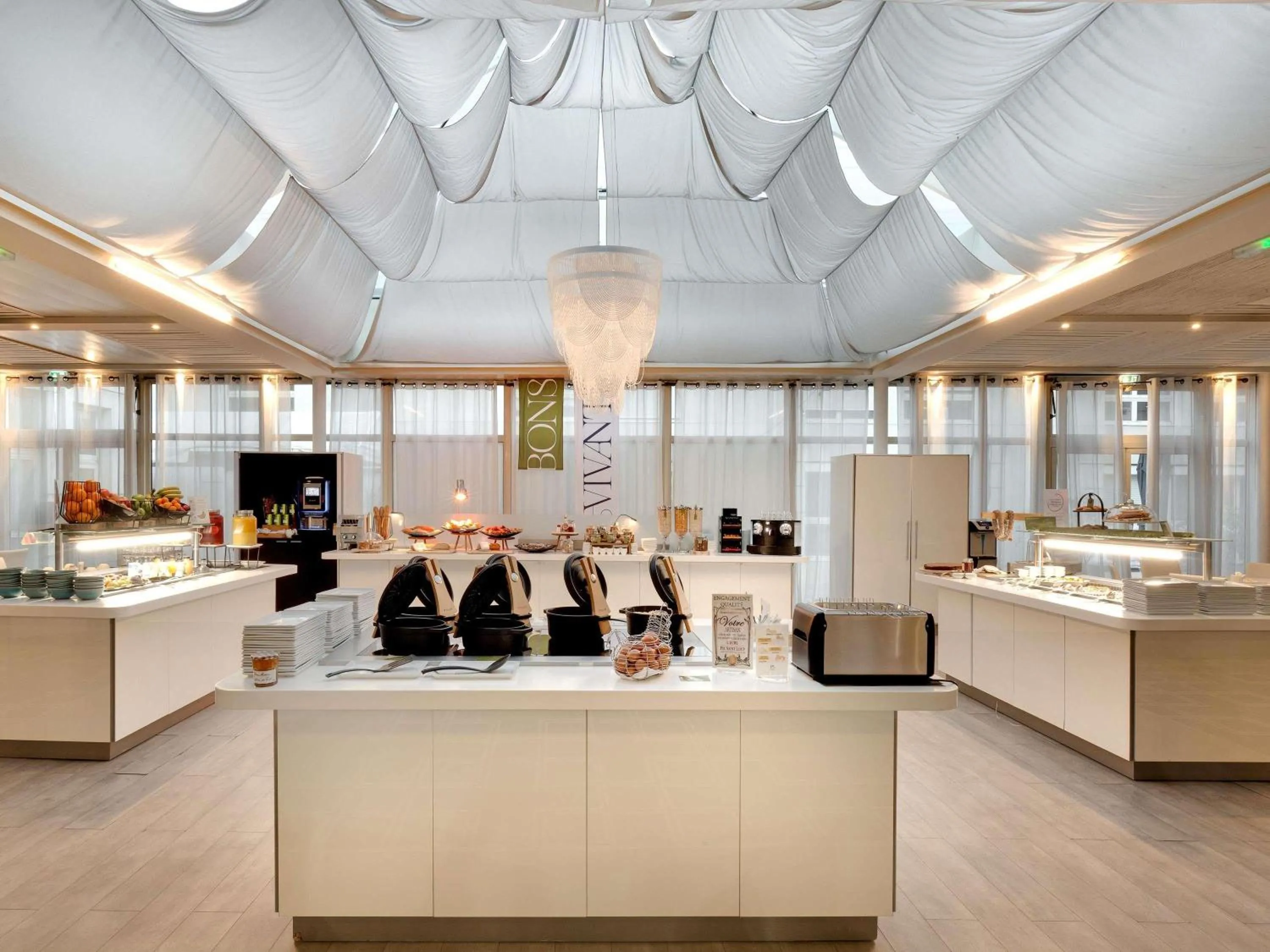 Restaurant/places to eat in Mercure Montpellier Centre Antigone