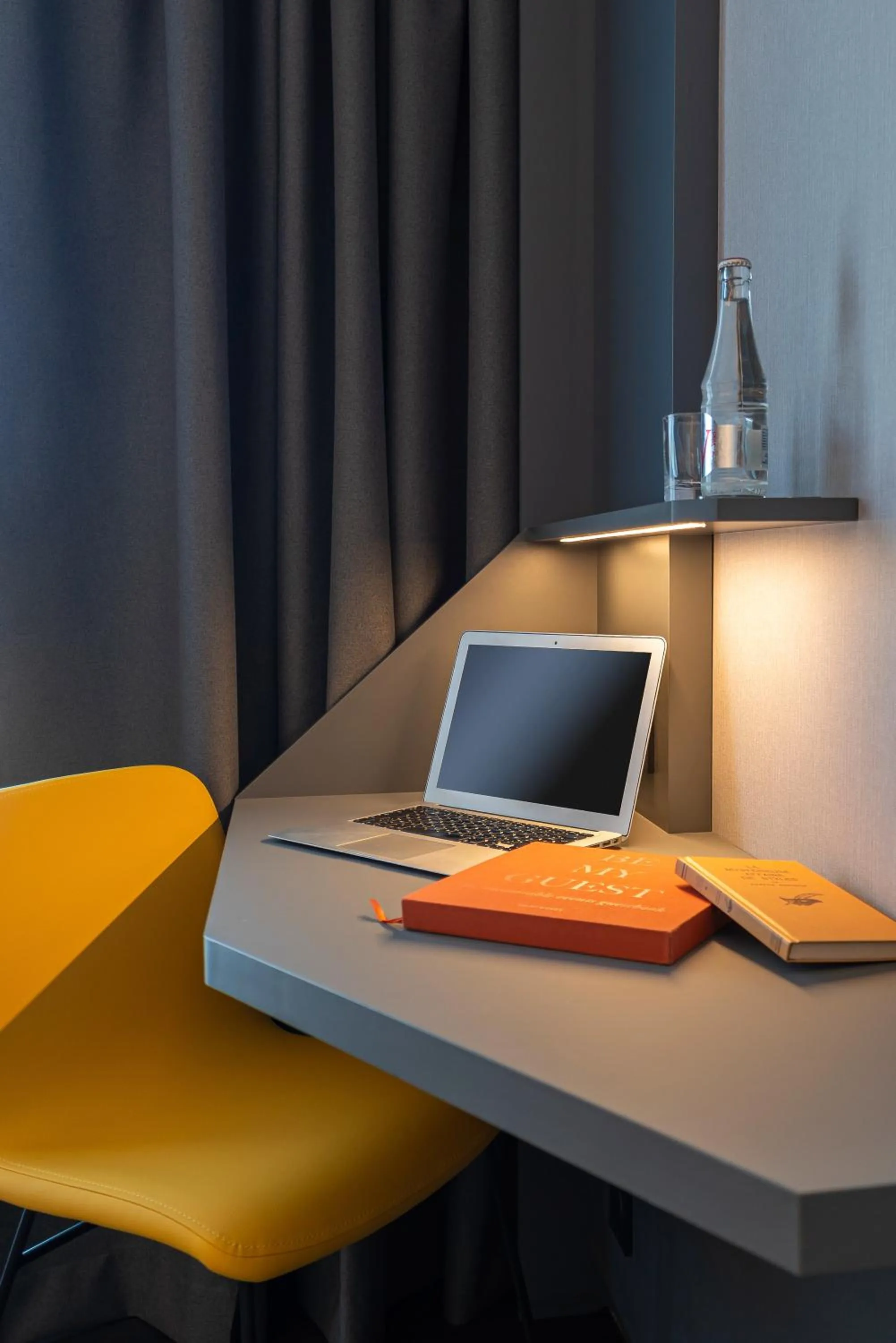 Seating area in Mercure Montpellier Centre Antigone