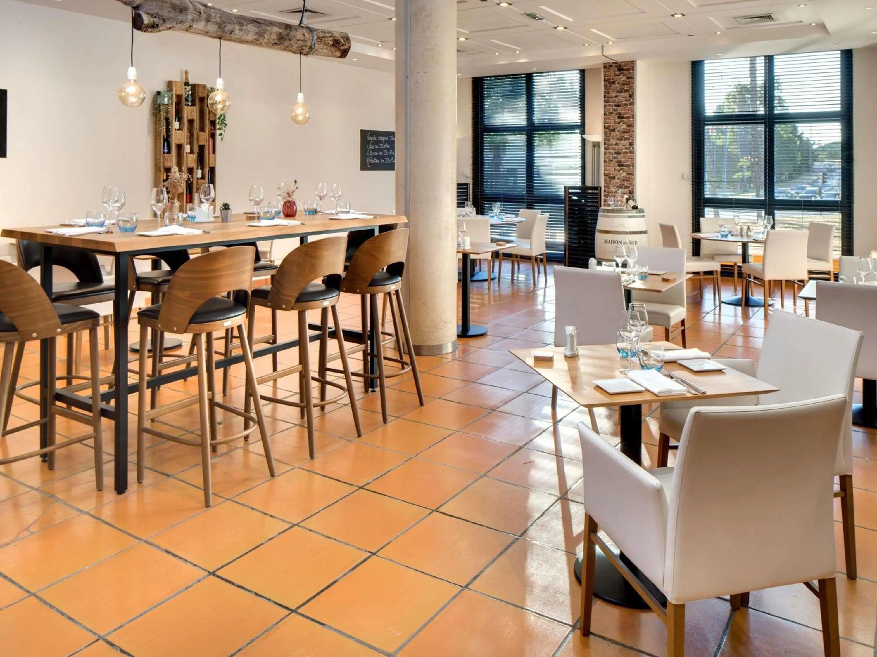 Restaurant/places to eat in Mercure Montpellier Centre Antigone